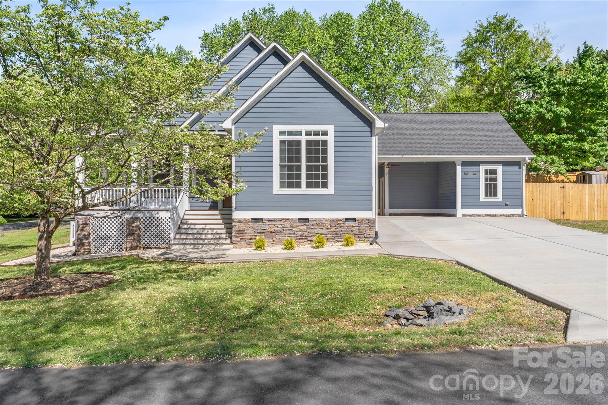 206 Montclair Drive — Locust