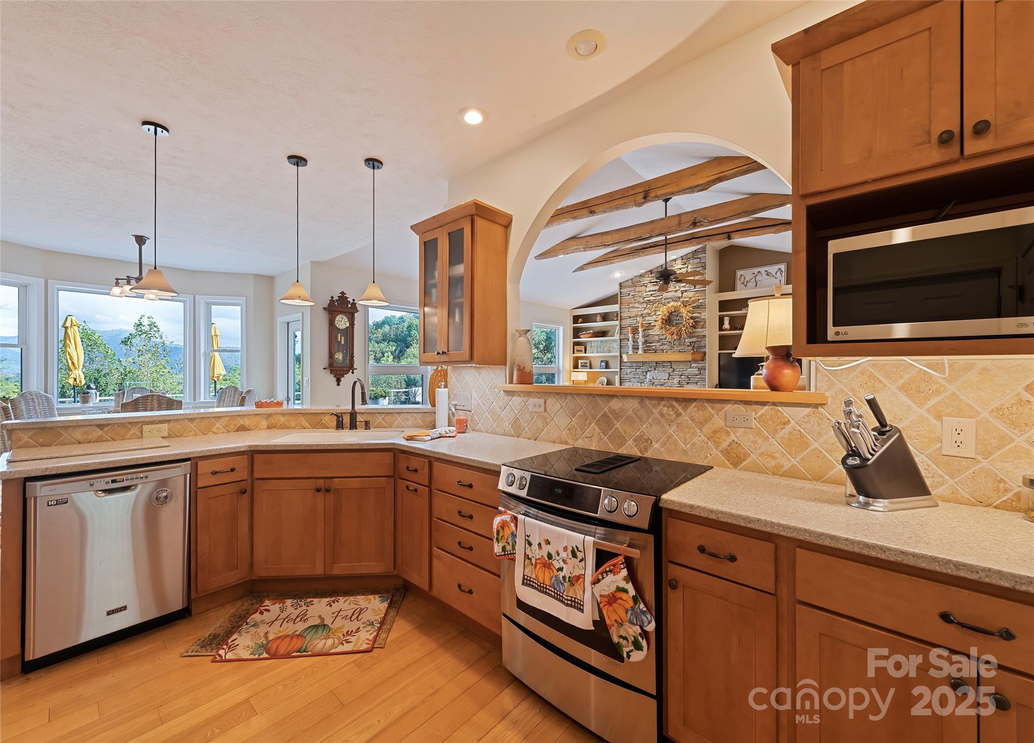 966 Coyote Hollow Road — Waynesville