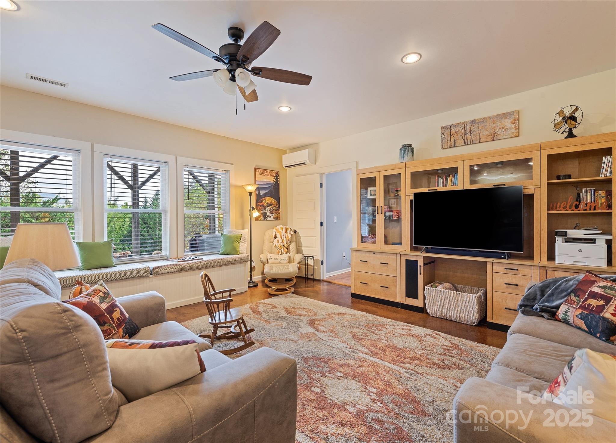 966 Coyote Hollow Road — Waynesville