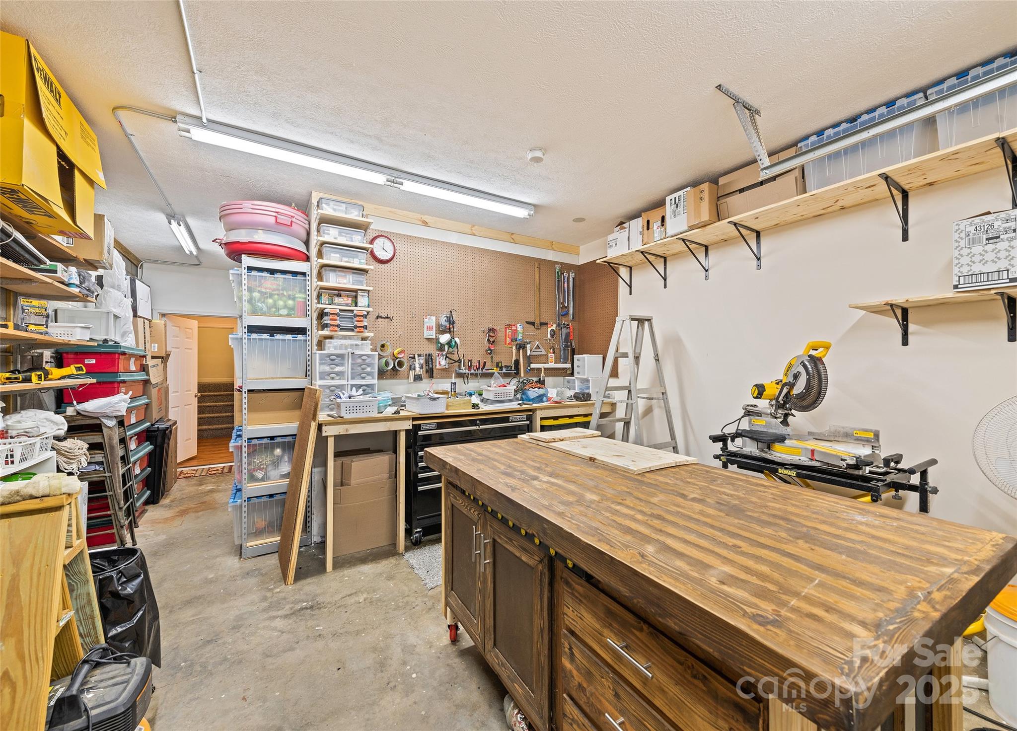 966 Coyote Hollow Road — Waynesville