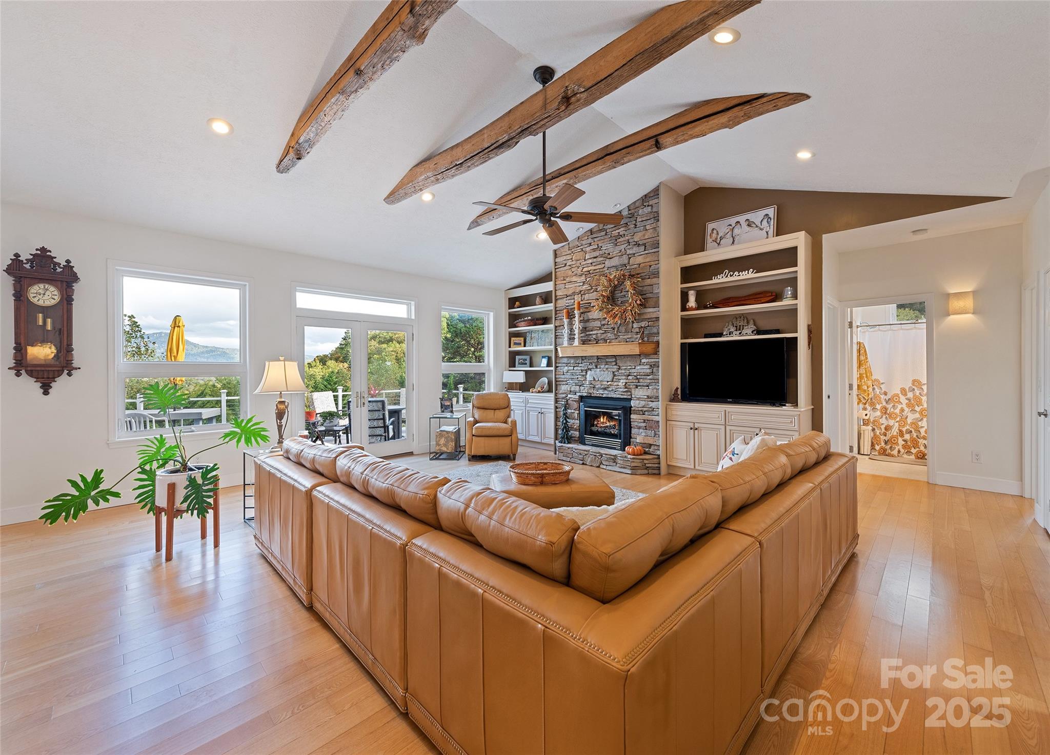 966 Coyote Hollow Road — Waynesville