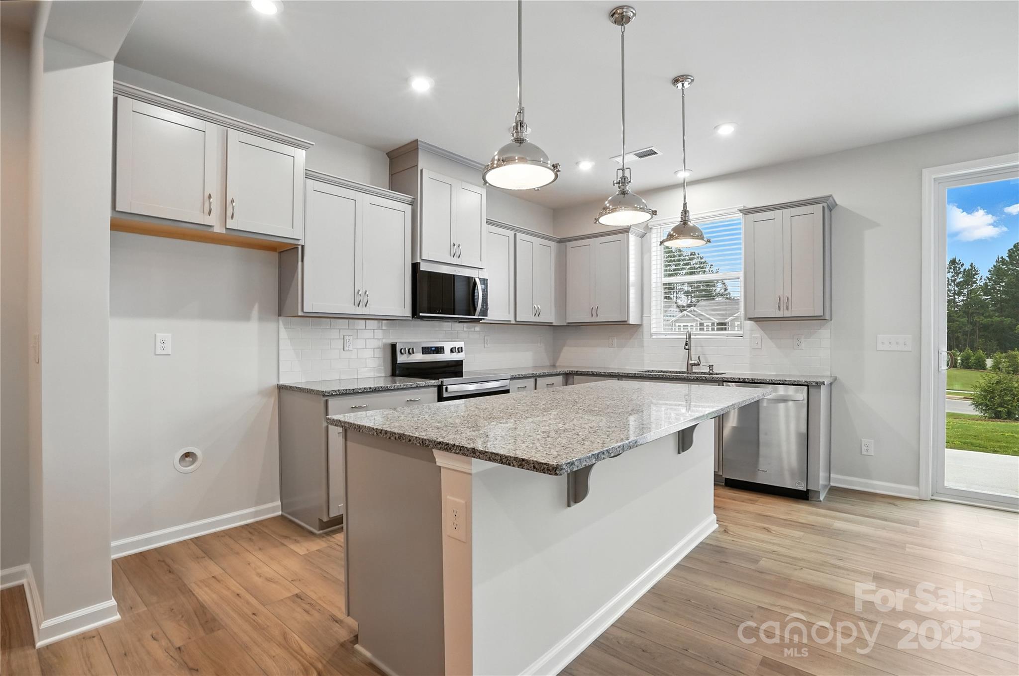 633 Cassidy Court — Clover