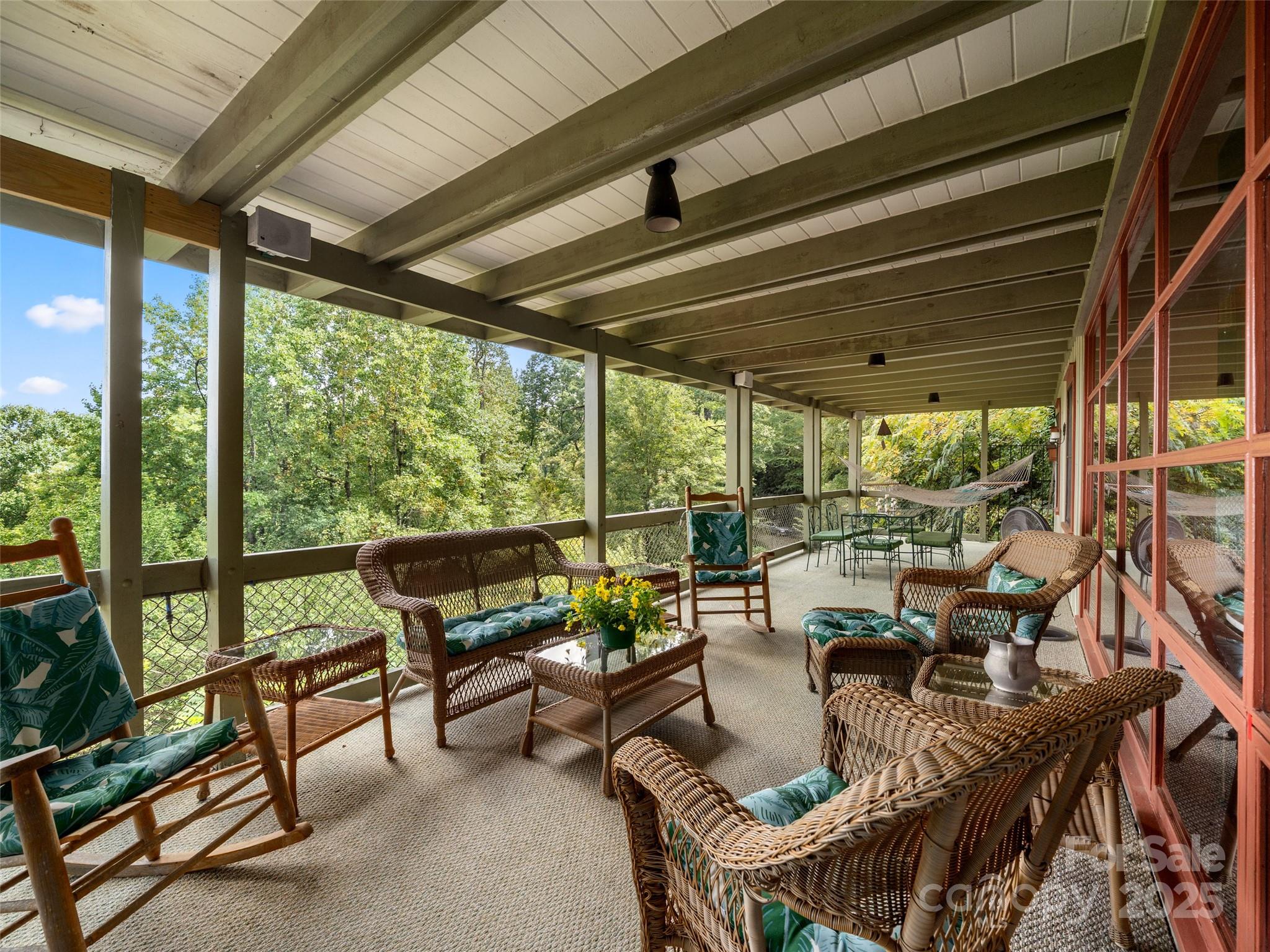 435 Upper Laurel Drive — Laurel Park