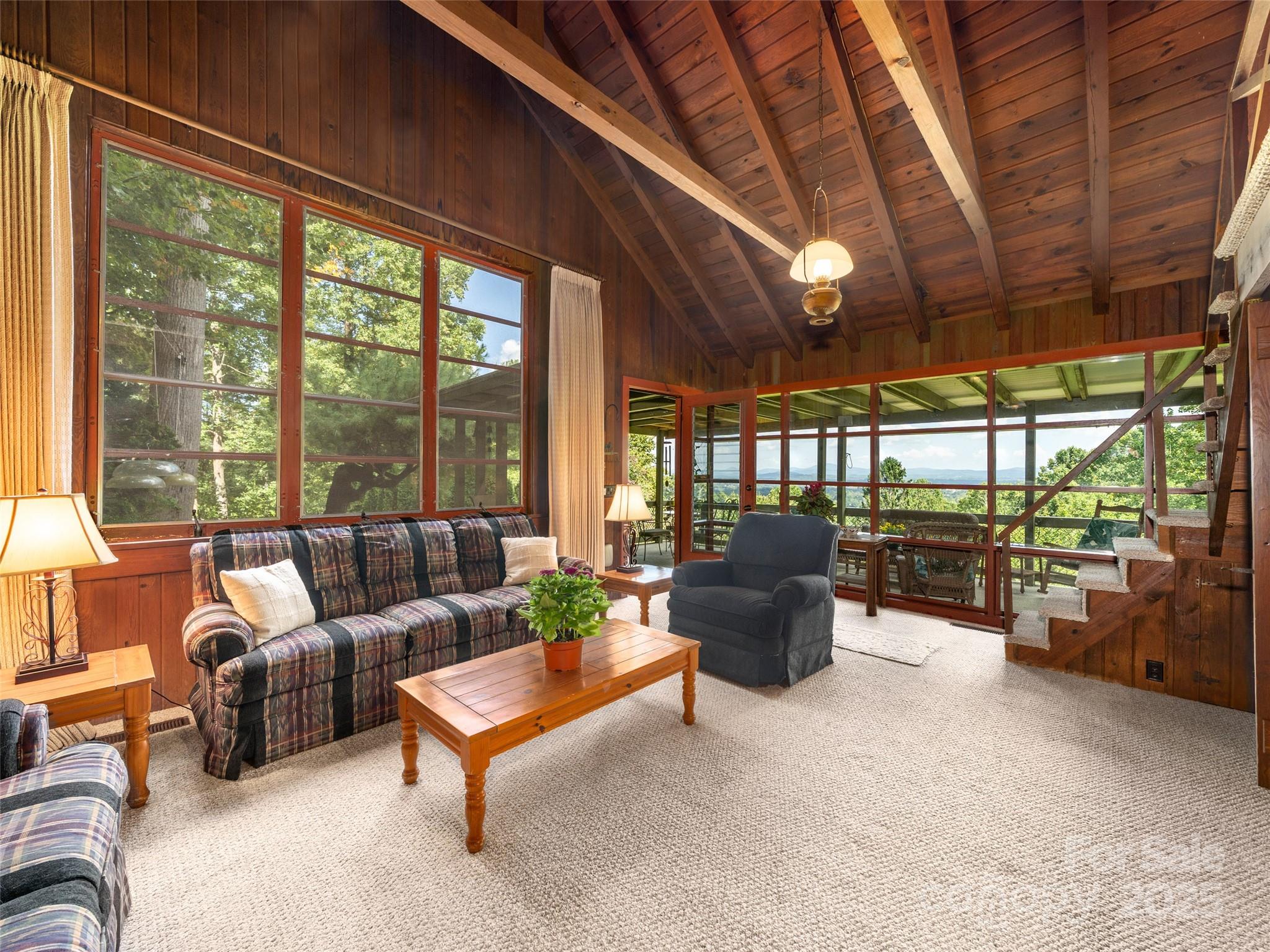 435 Upper Laurel Drive — Laurel Park