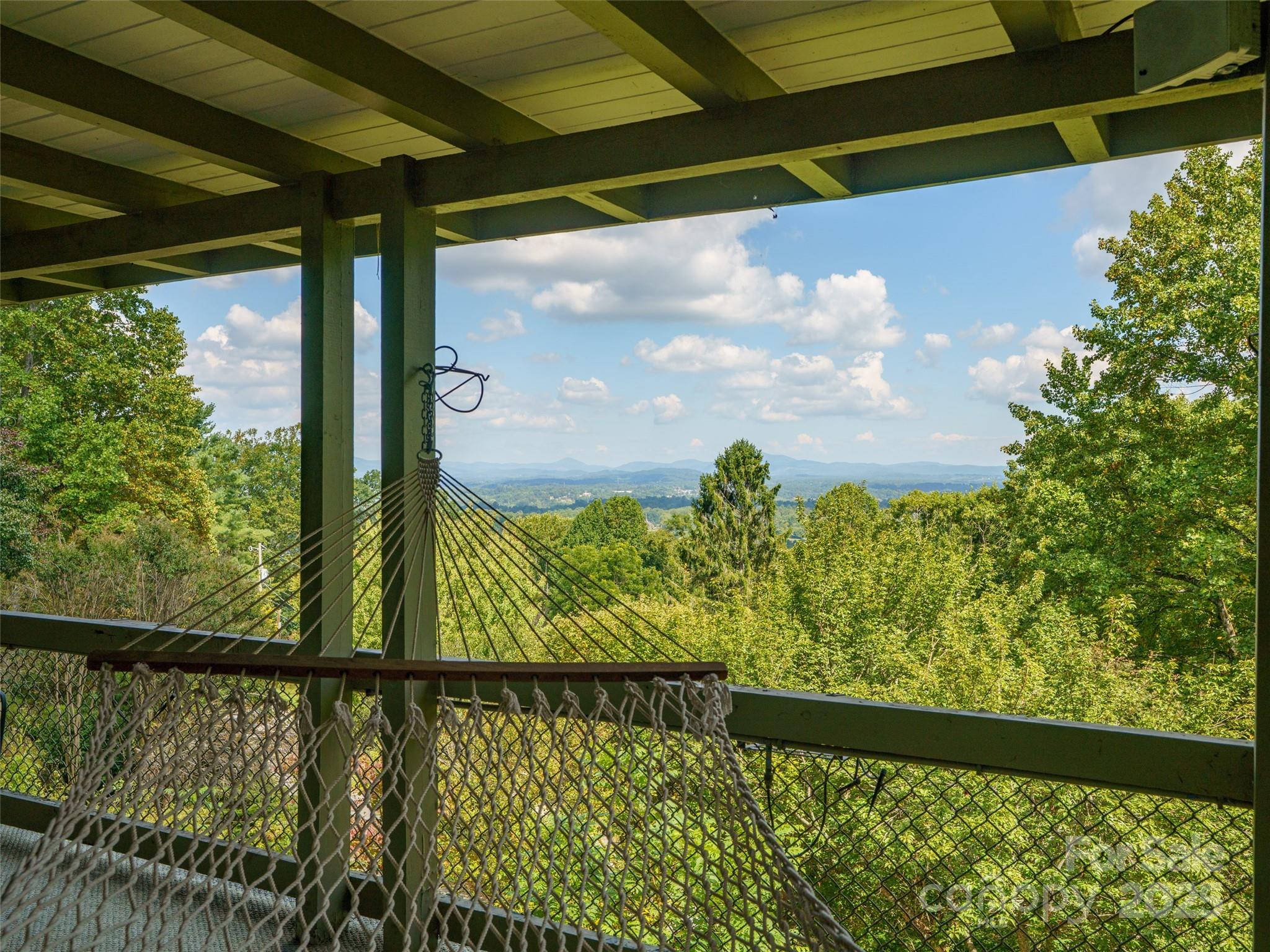 435 Upper Laurel Drive — Laurel Park