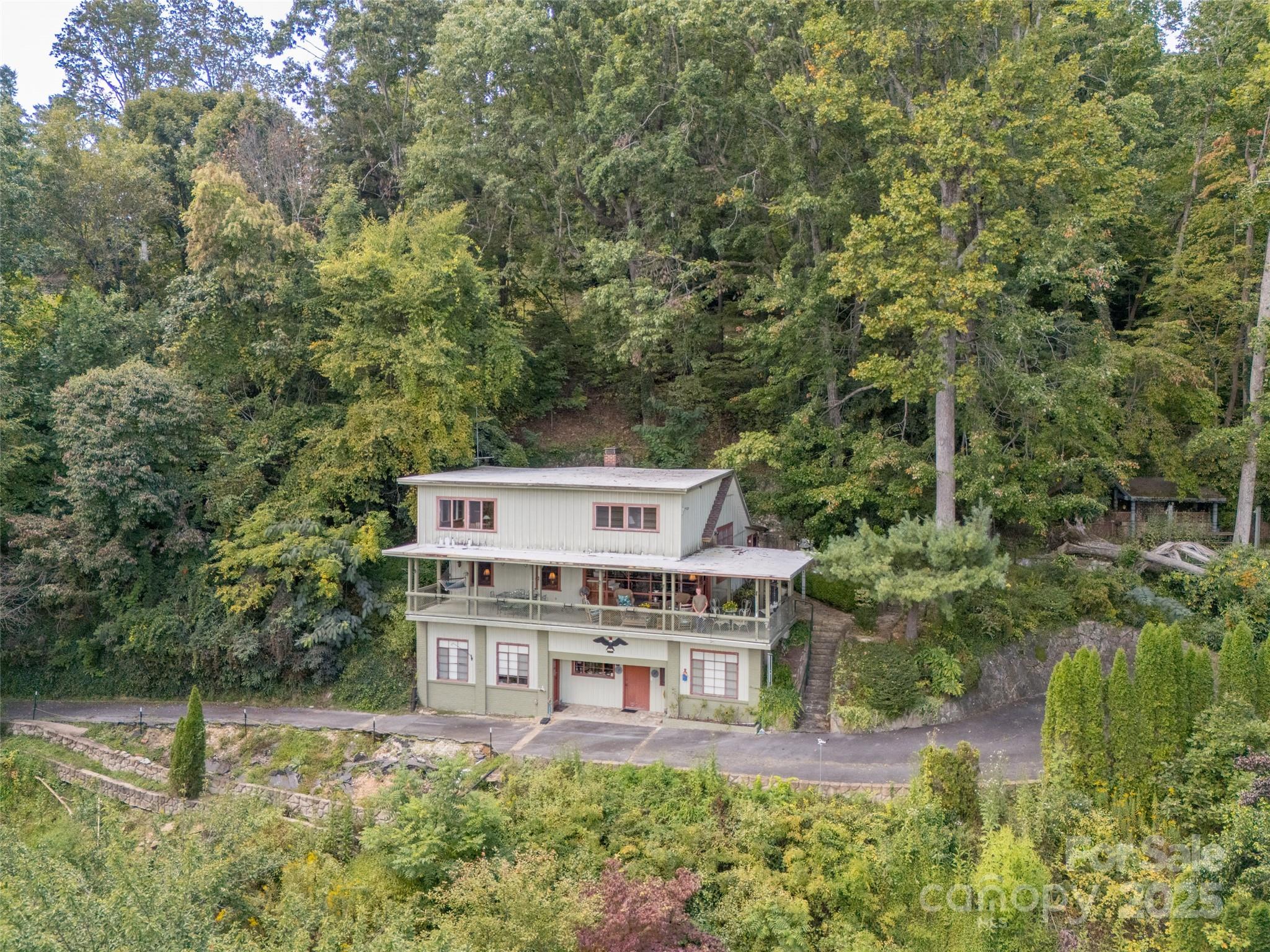 435 Upper Laurel Drive — Laurel Park