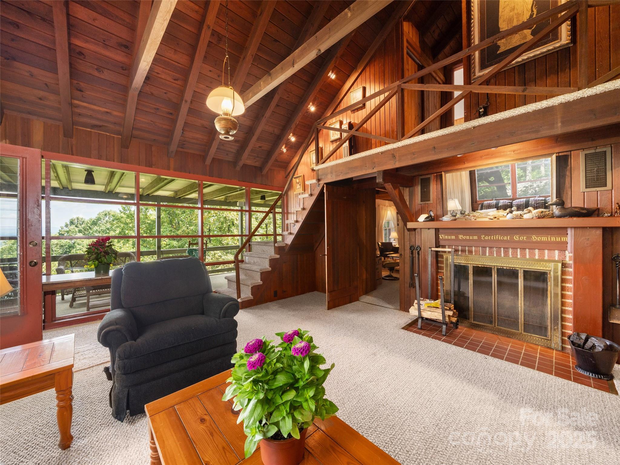 435 Upper Laurel Drive — Laurel Park