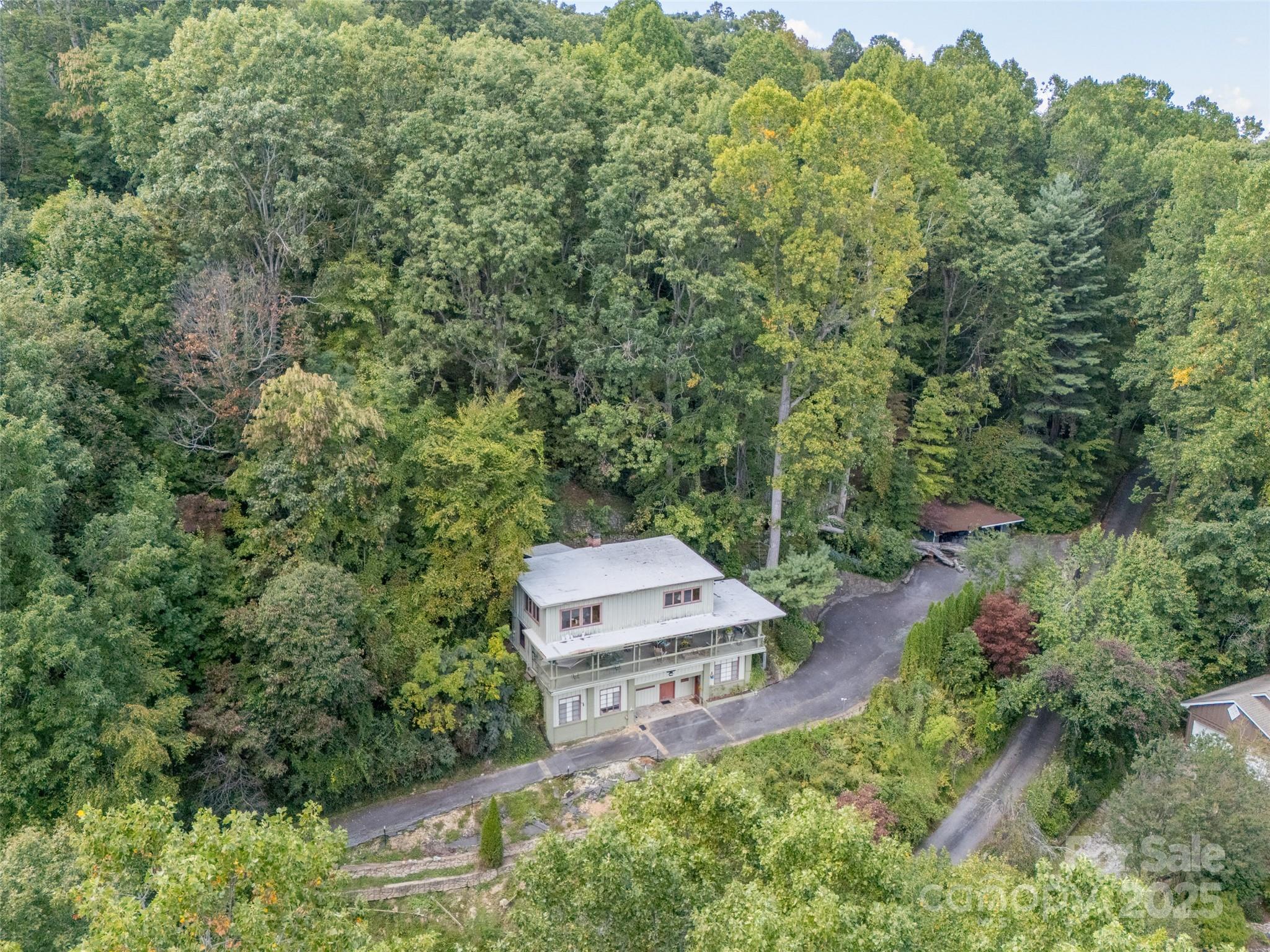 435 Upper Laurel Drive — Laurel Park