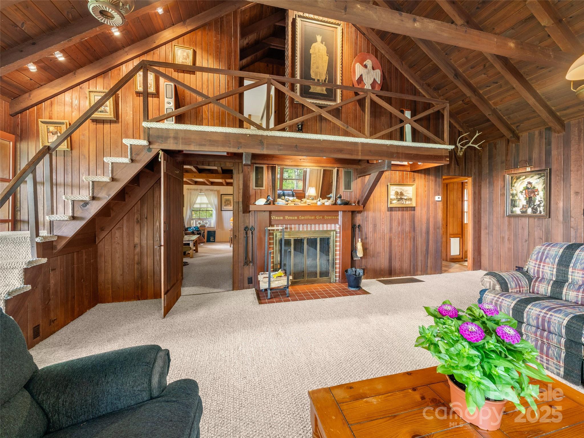 435 Upper Laurel Drive — Laurel Park