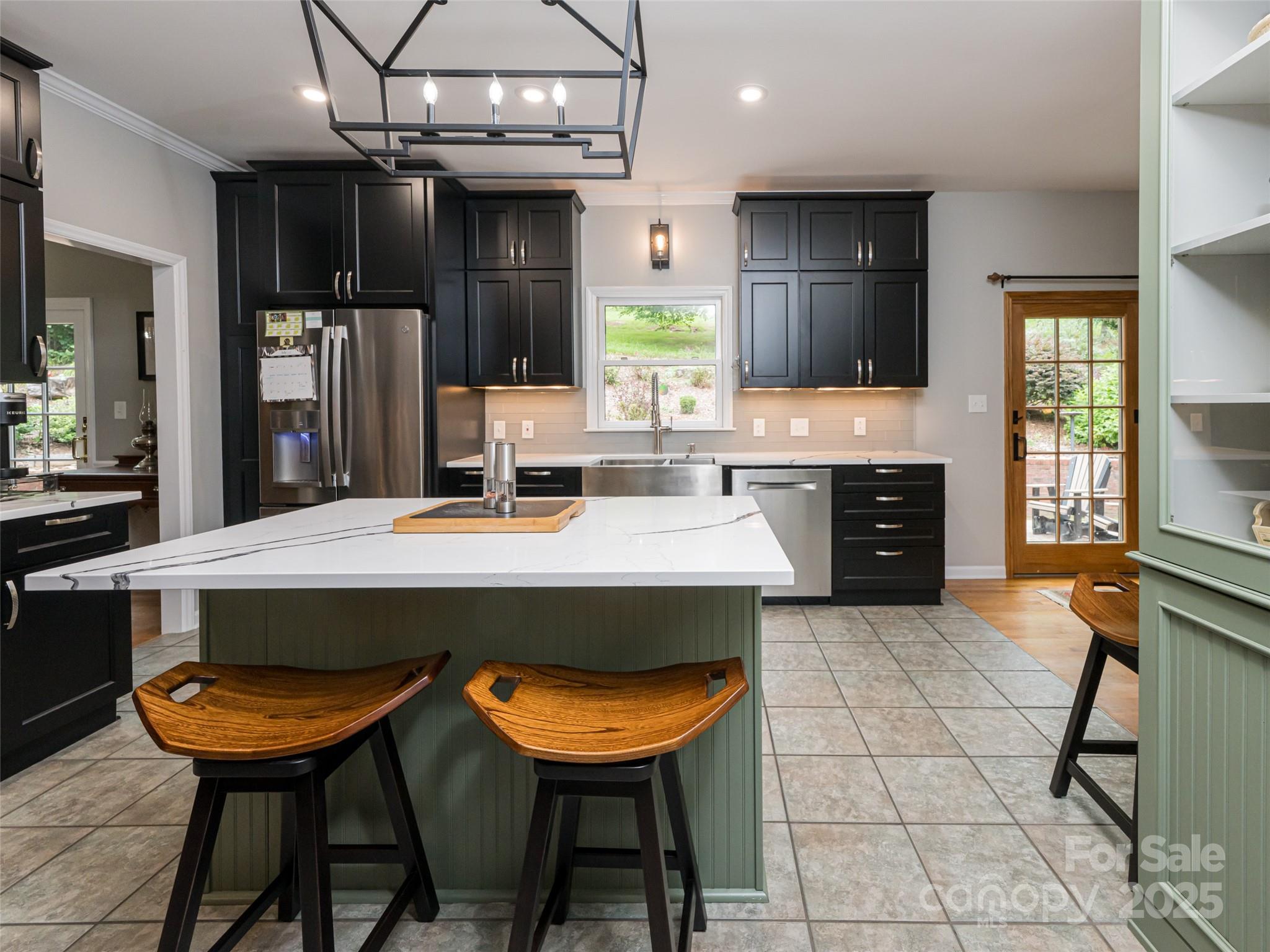91 Carter Cove Road — Asheville