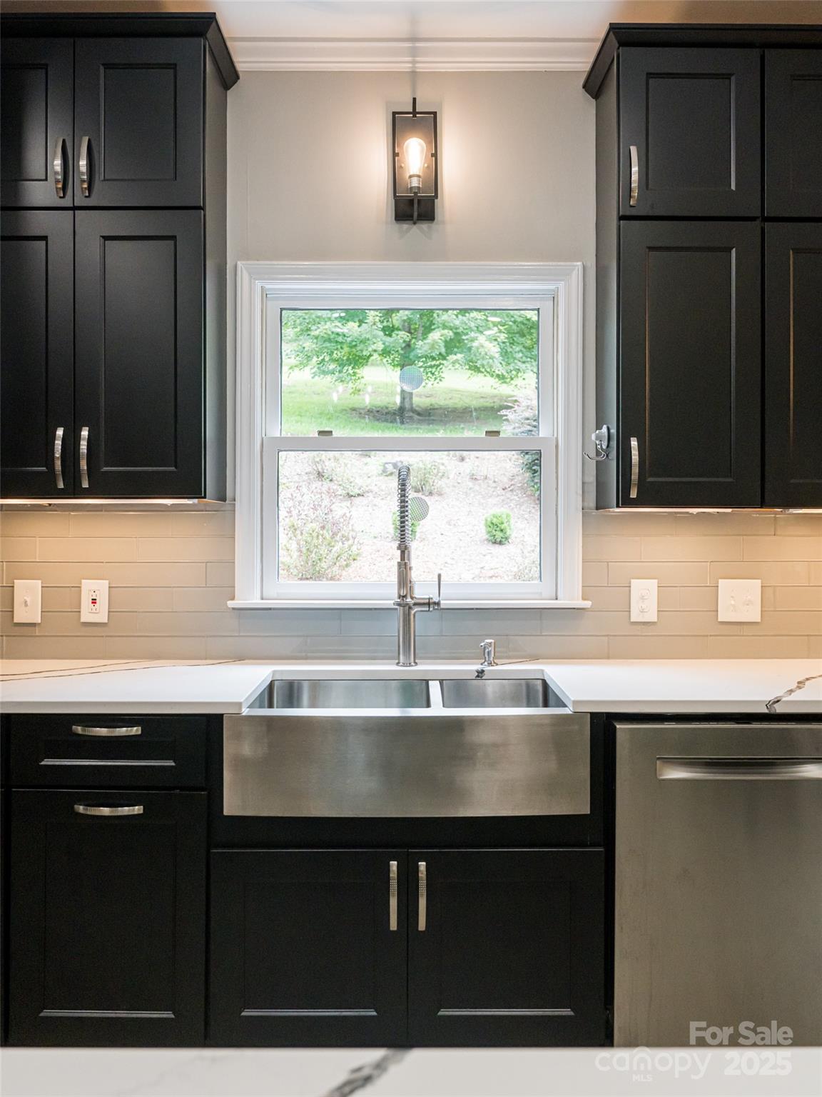 91 Carter Cove Road — Asheville