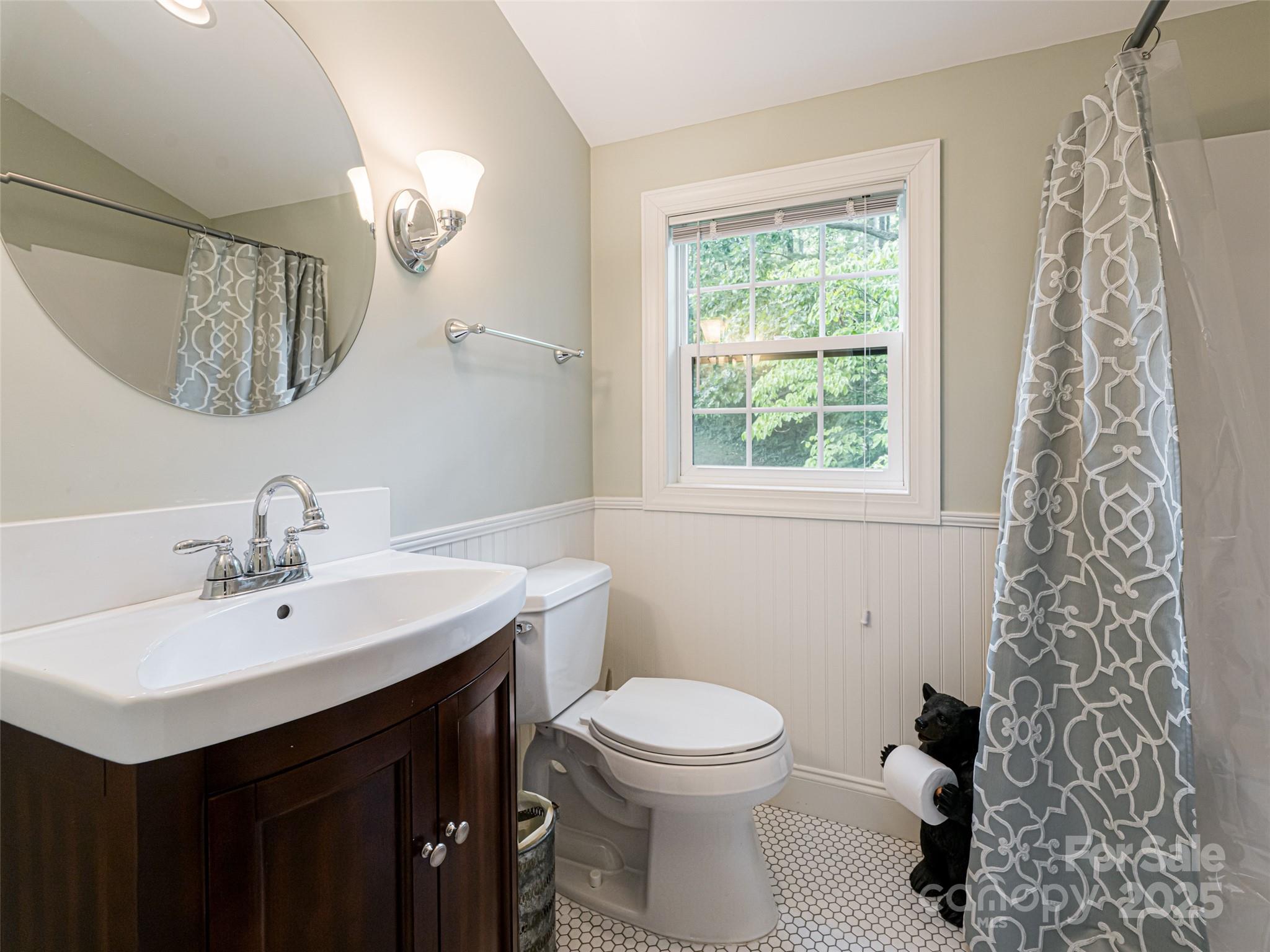 91 Carter Cove Road — Asheville