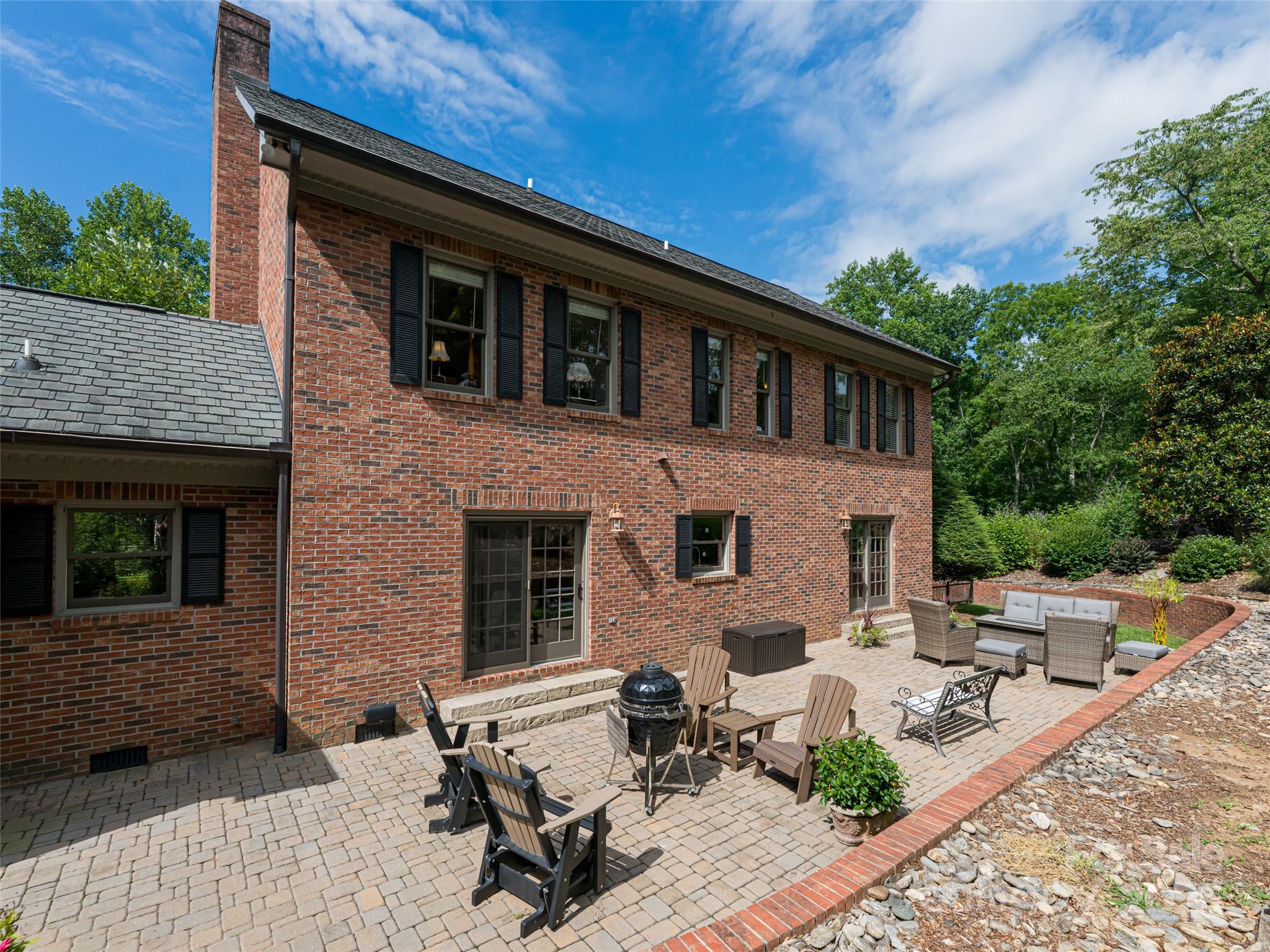 91 Carter Cove Road — Asheville