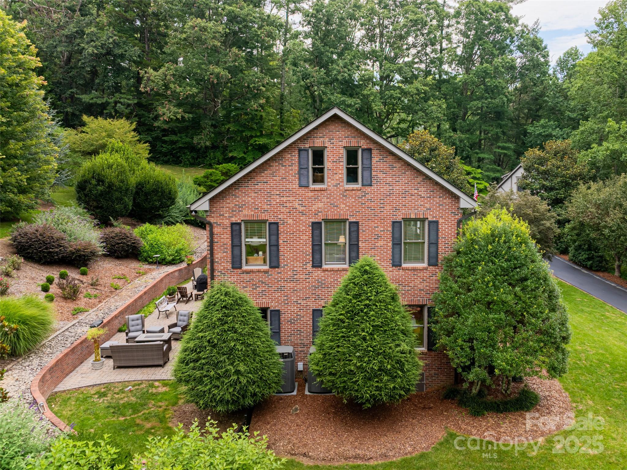91 Carter Cove Road — Asheville