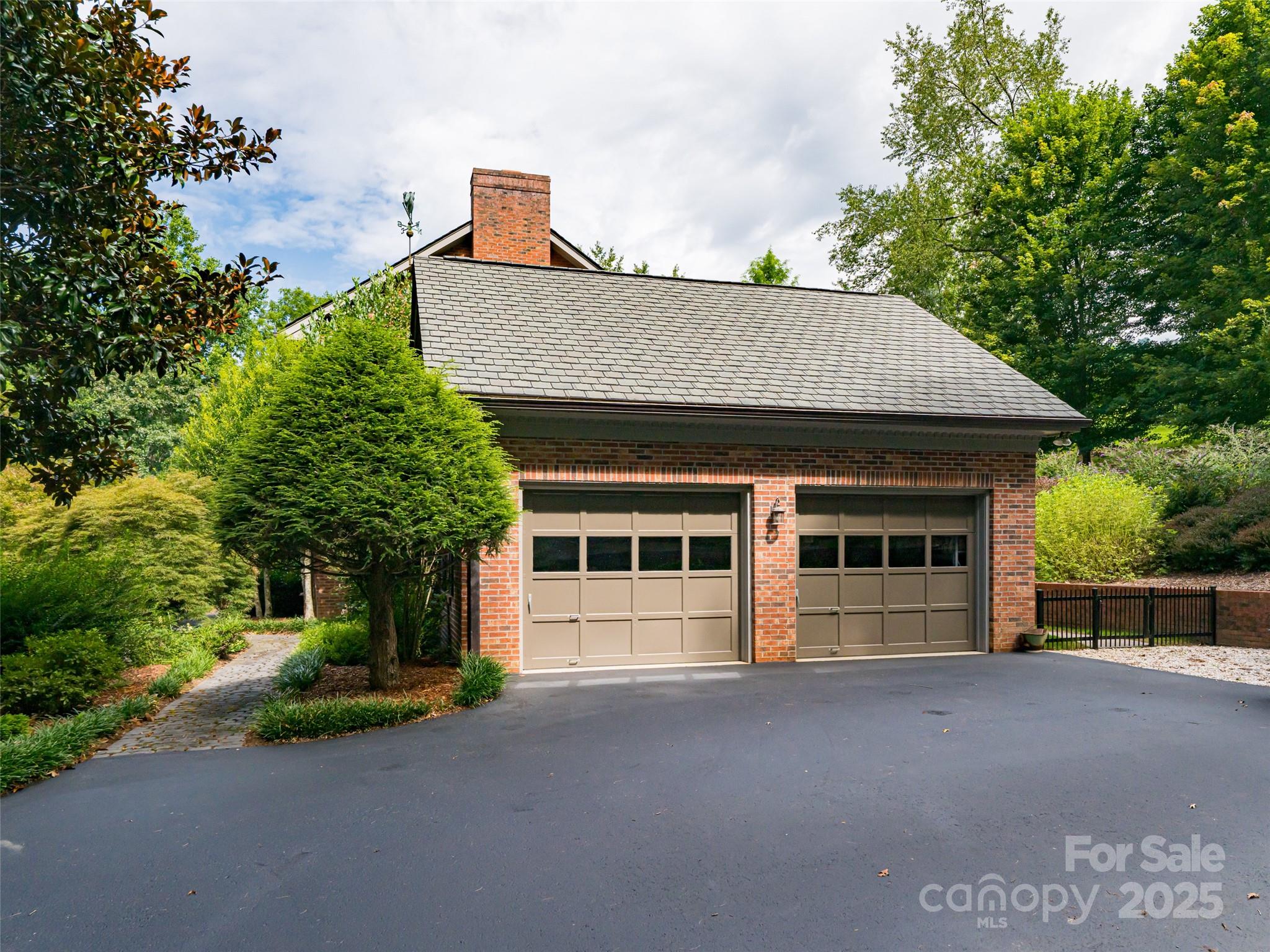 91 Carter Cove Road — Asheville