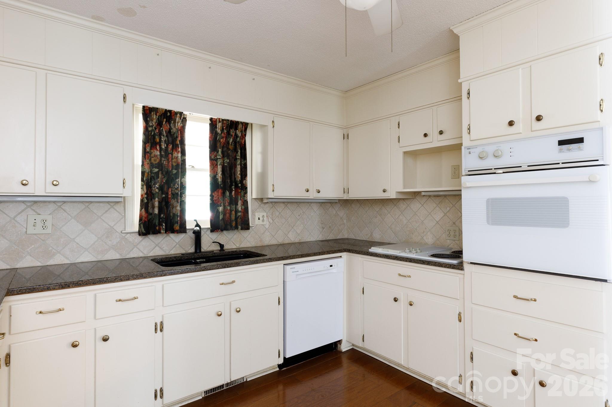 637 University Drive — Rock Hill
