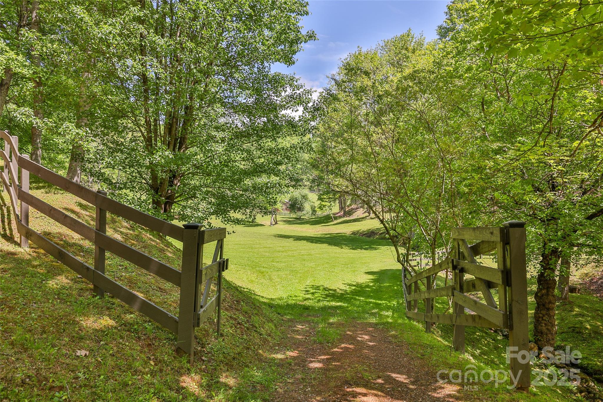 1283 Leafstone Circle — Sylva