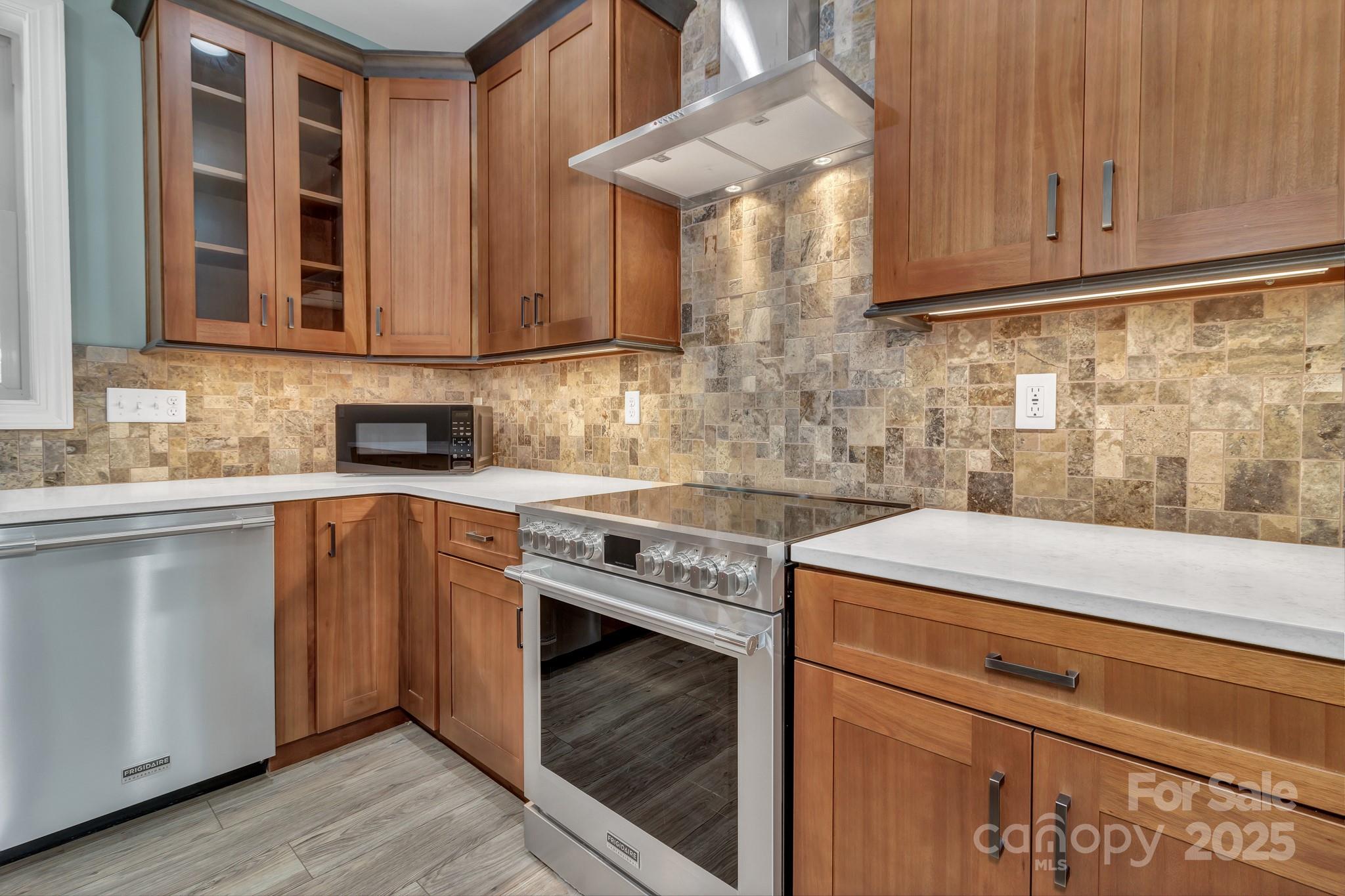 926 Settlers Trail — Mars Hill