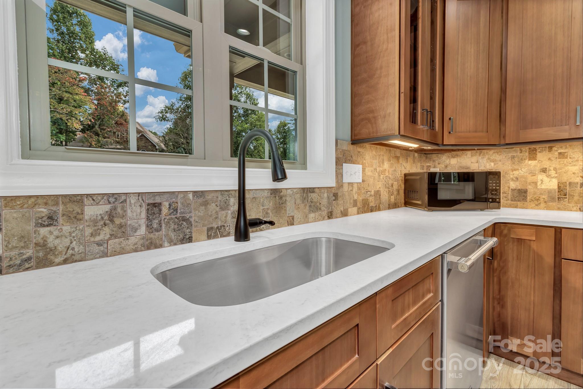 926 Settlers Trail — Mars Hill