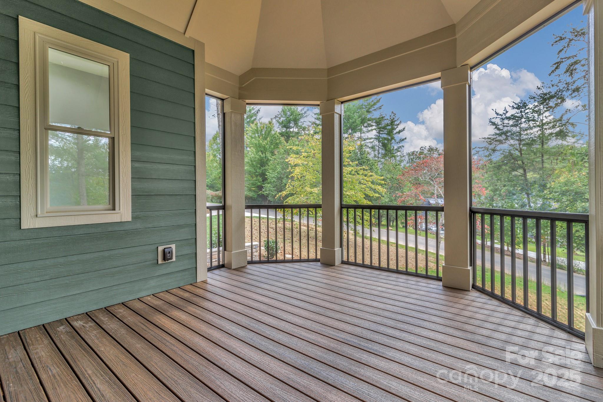 926 Settlers Trail — Mars Hill