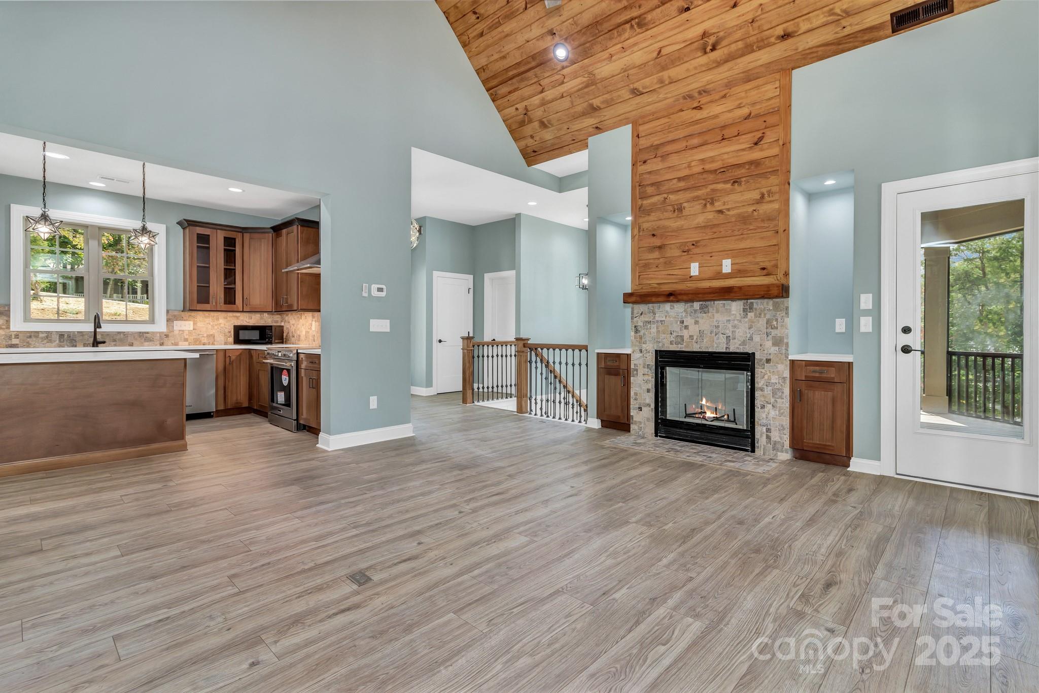 926 Settlers Trail — Mars Hill