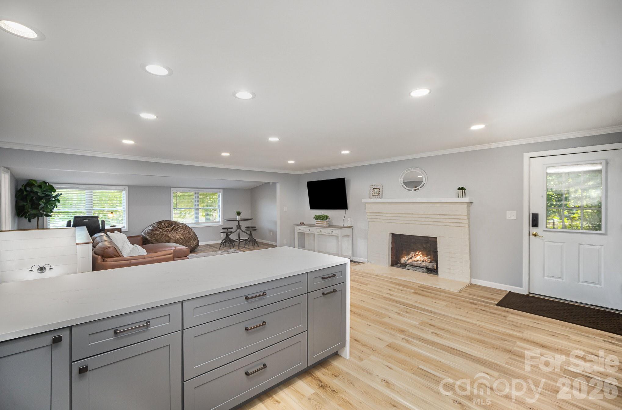 1435 Panther Point Road — Richfield