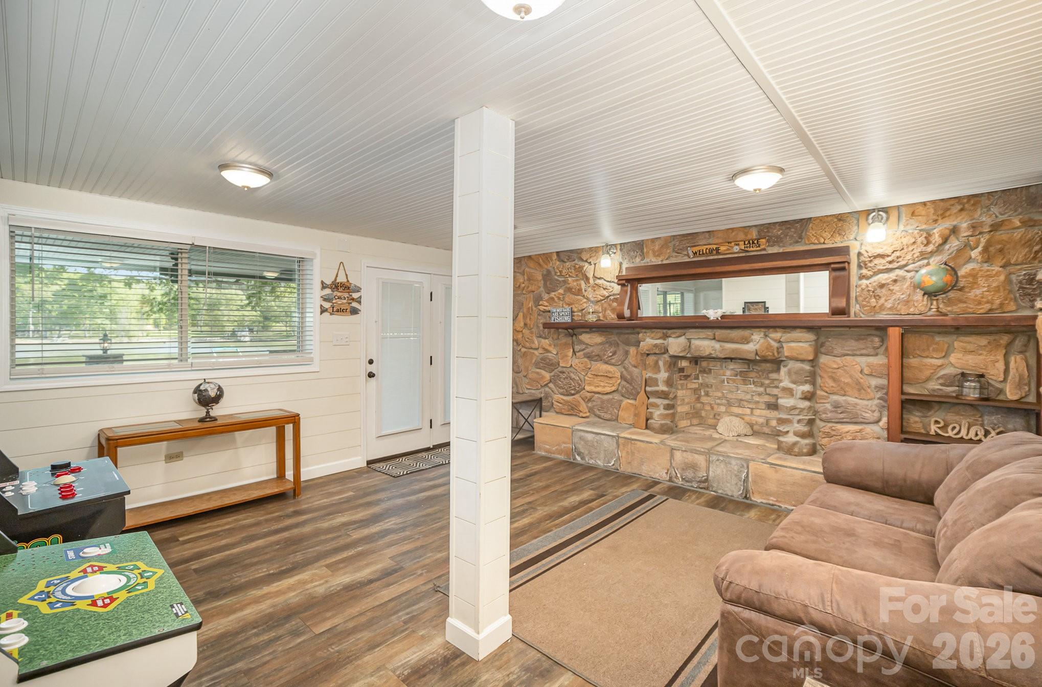 1435 Panther Point Road — Richfield