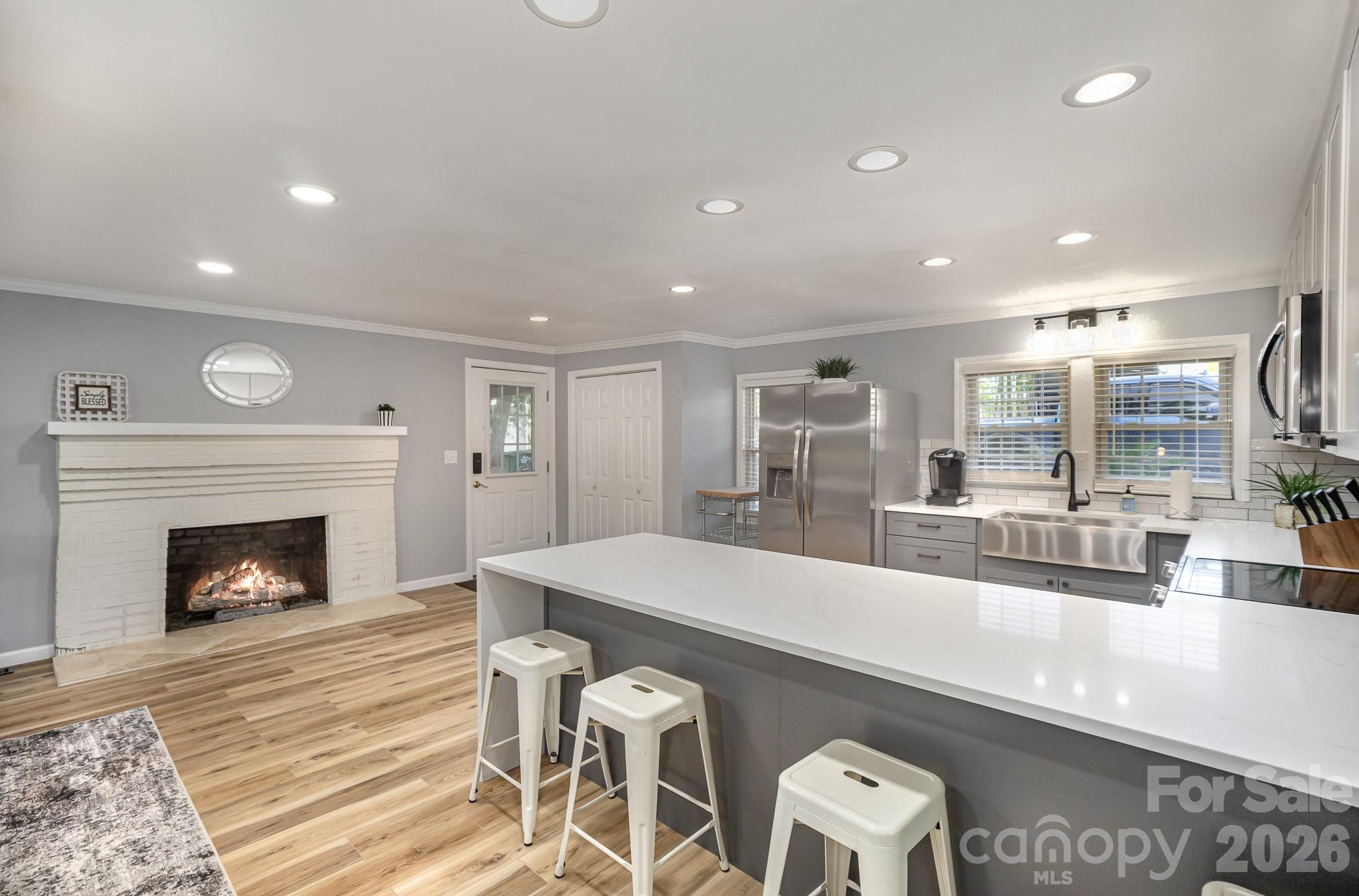 1435 Panther Point Road — Richfield