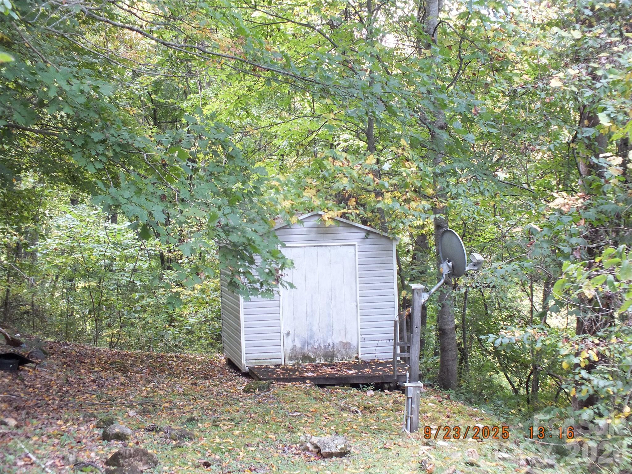 408 Whispering Winds Road — Waynesville