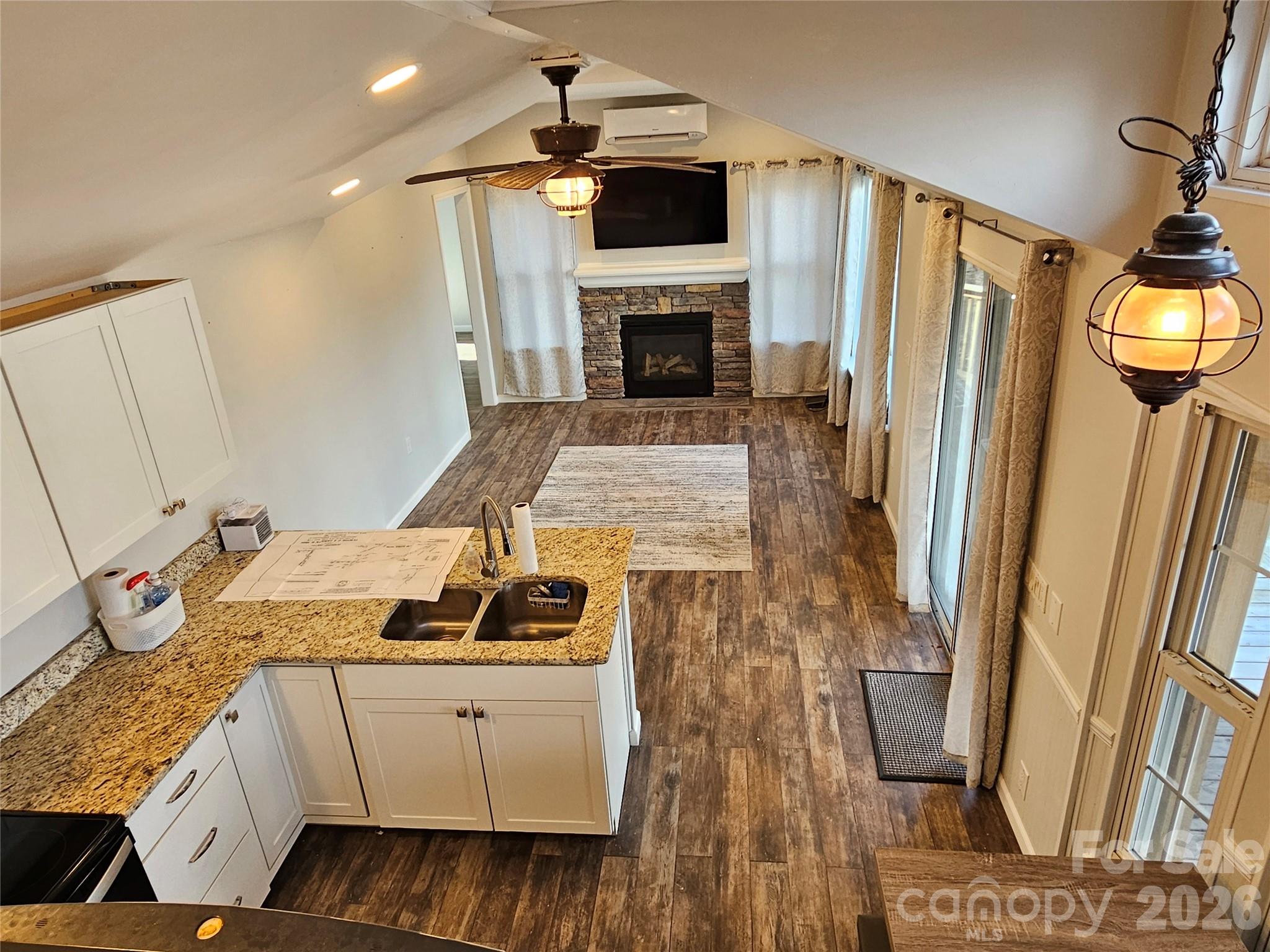 408 Whispering Winds Road — Waynesville