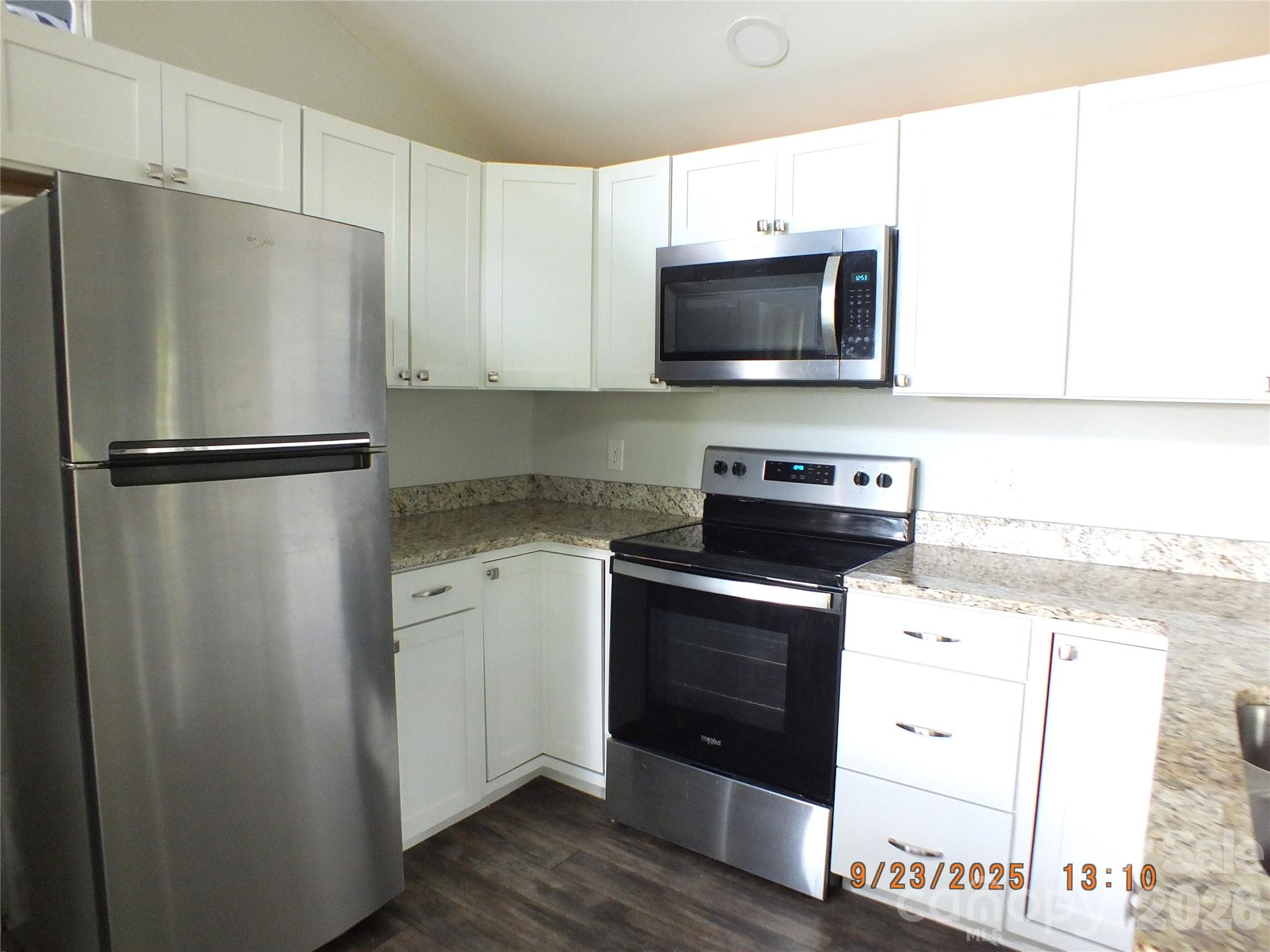 408 Whispering Winds Road — Waynesville