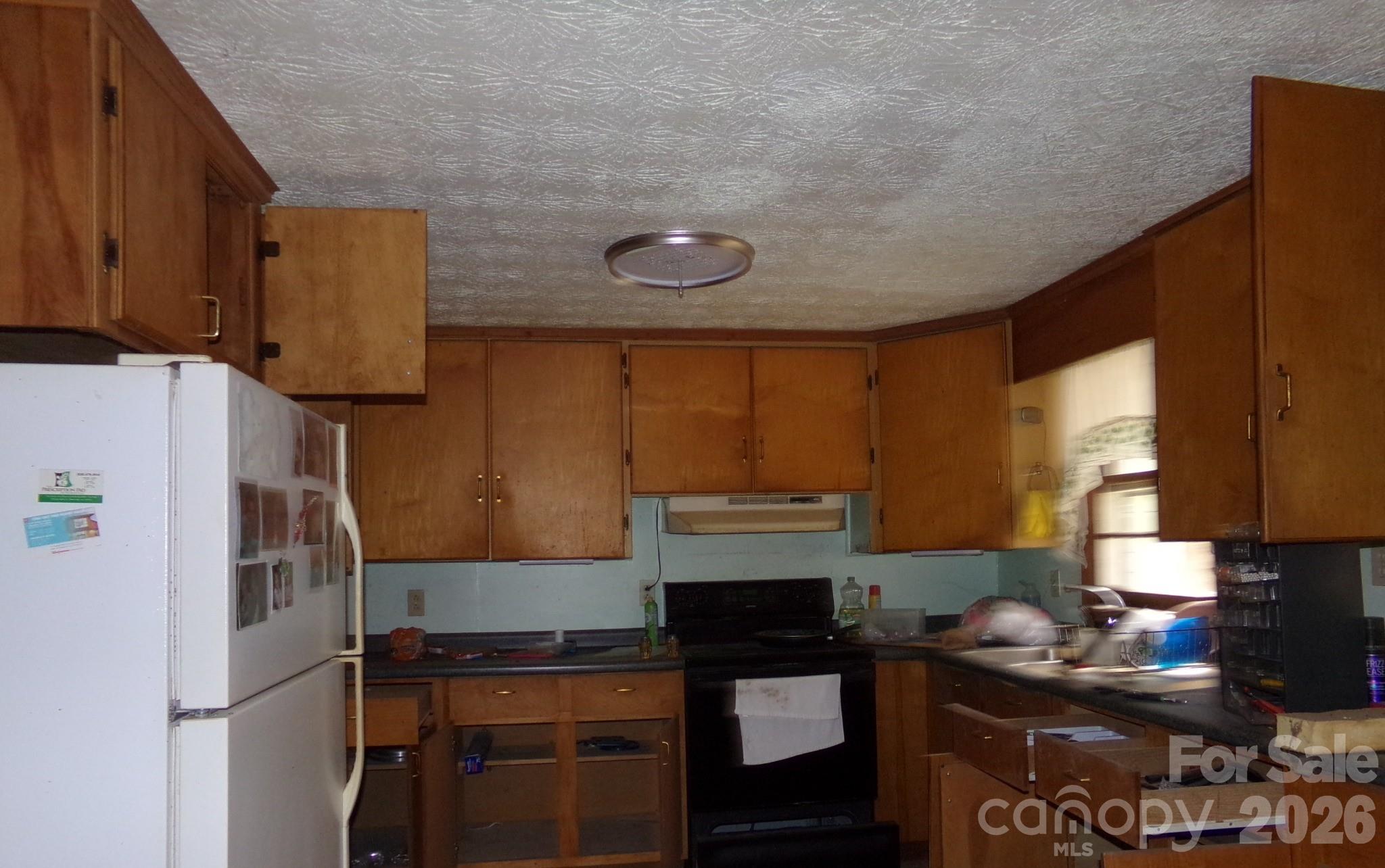 1905 Little Creek Road — Burnsville