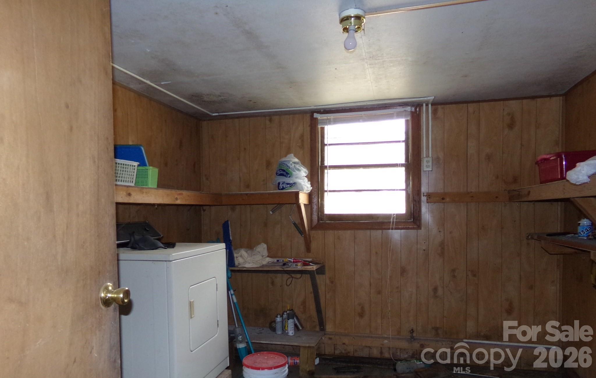 1905 Little Creek Road — Burnsville
