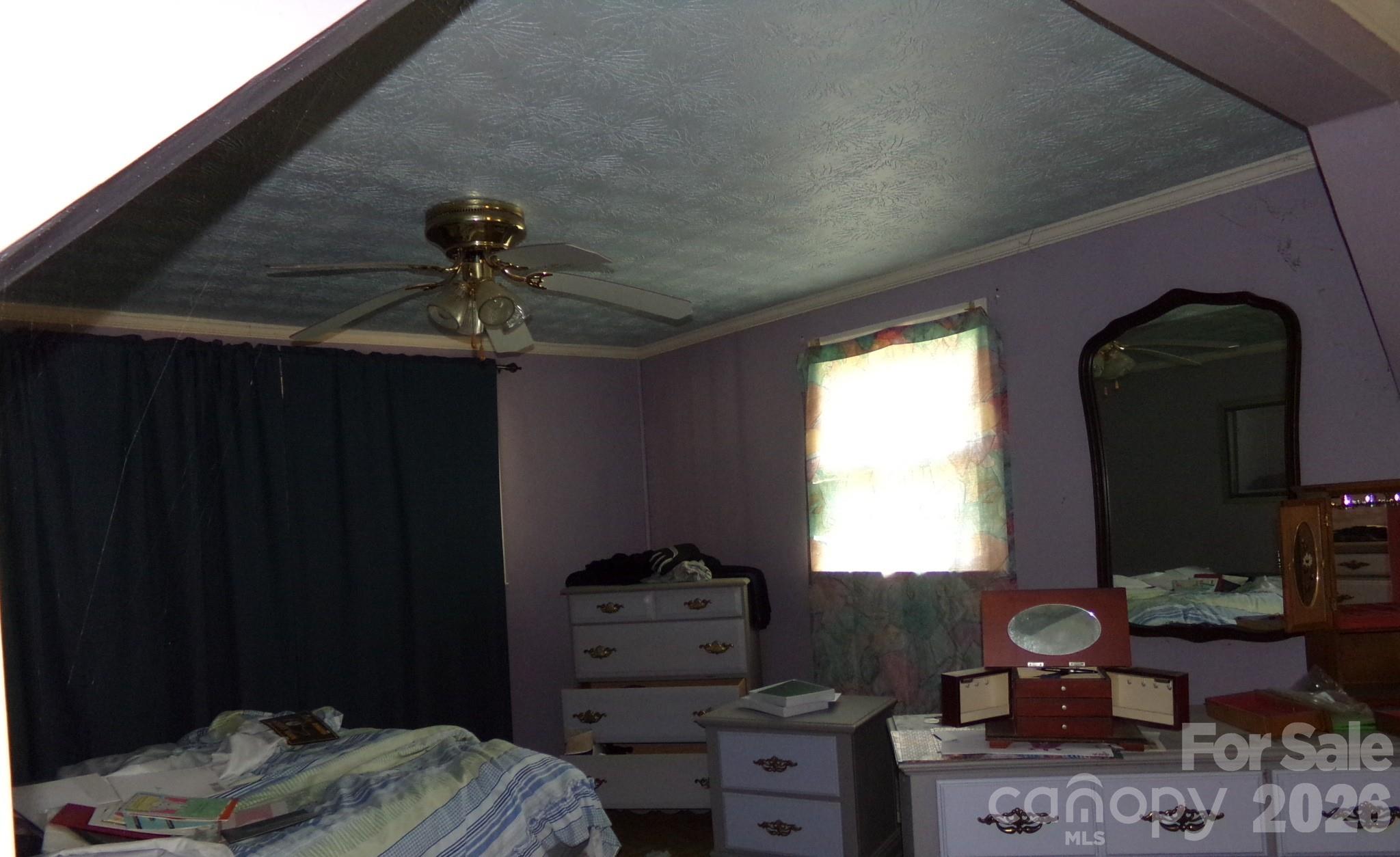 1905 Little Creek Road — Burnsville