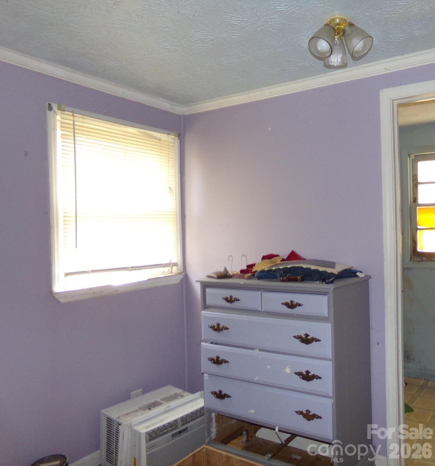 1905 Little Creek Road — Burnsville