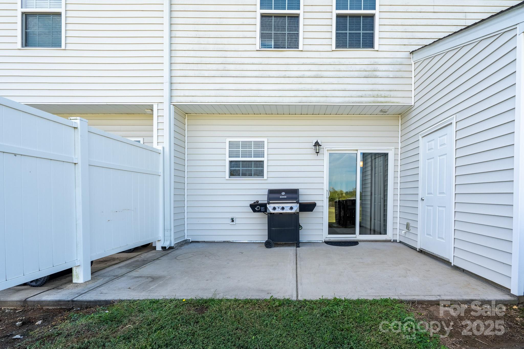 287 Halton Crossing Drive SW — Concord