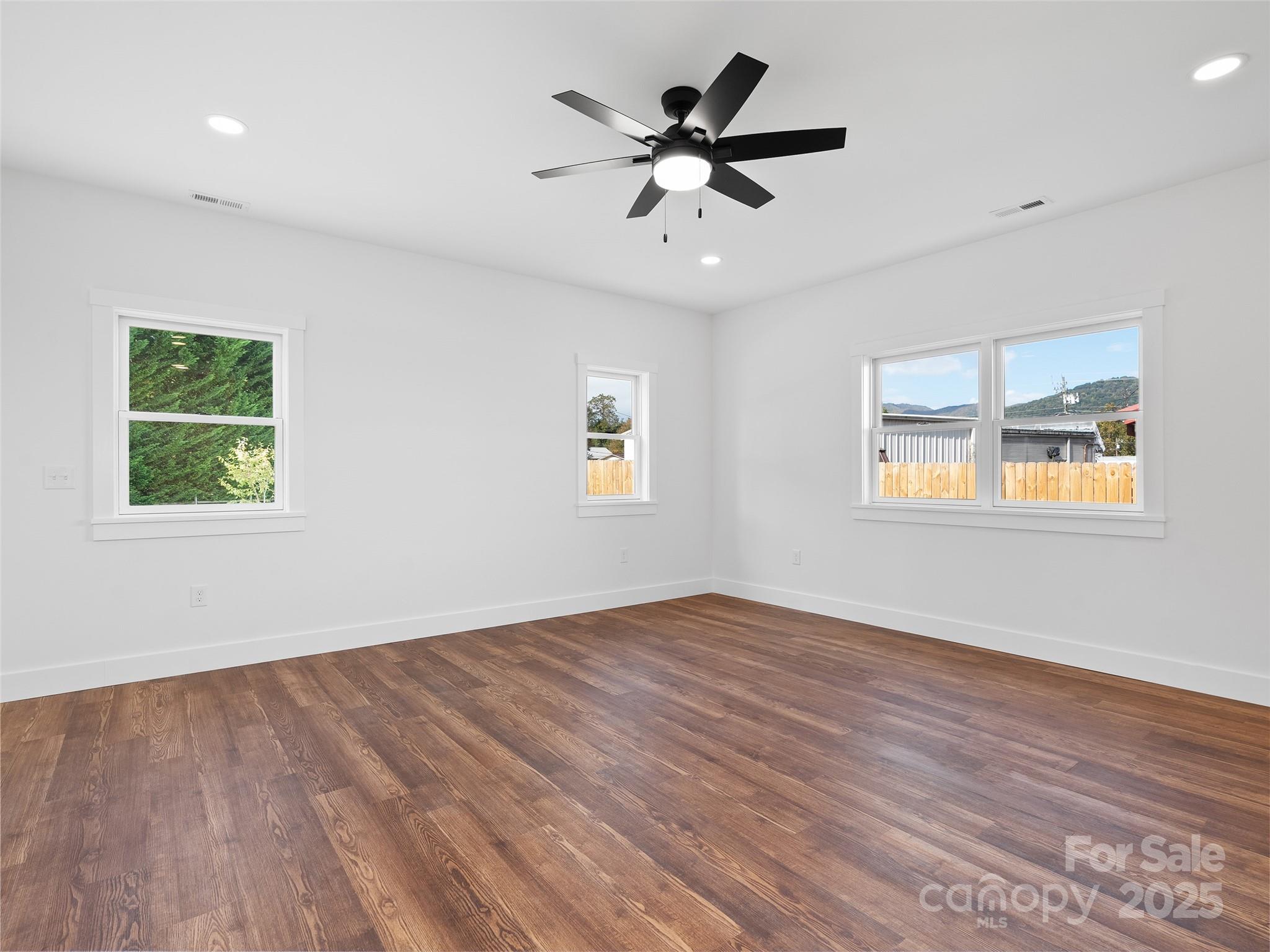 11 Riemar Lane — Waynesville