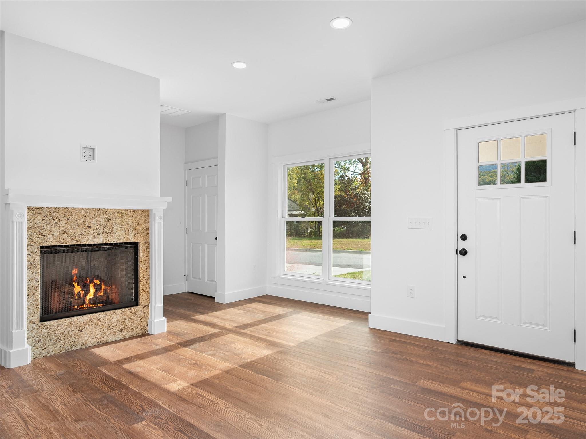 11 Riemar Lane — Waynesville