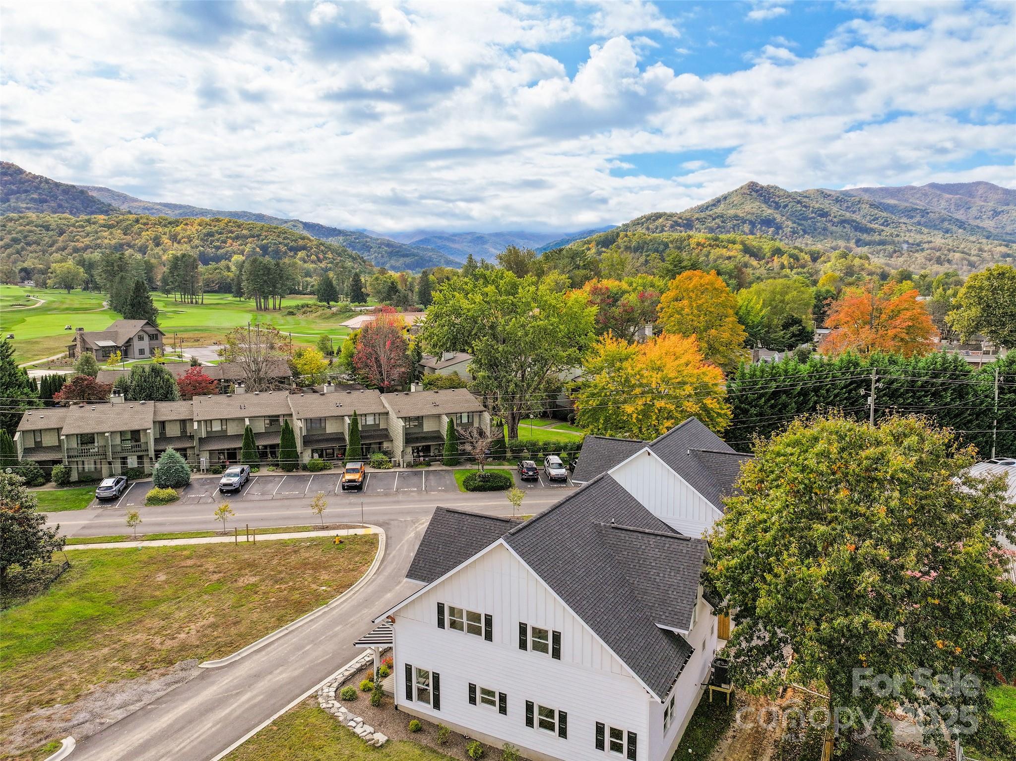 11 Riemar Lane — Waynesville