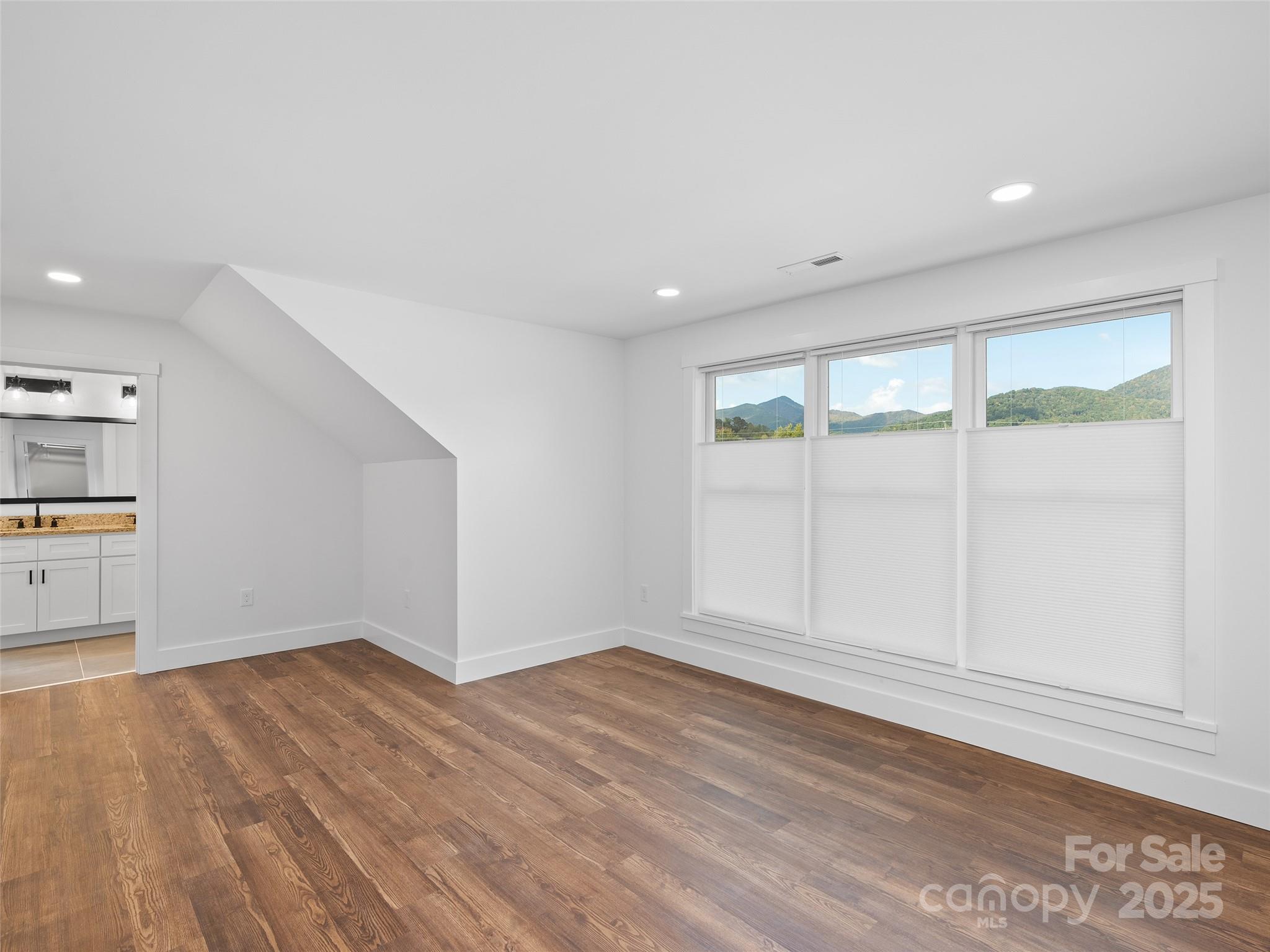 11 Riemar Lane — Waynesville