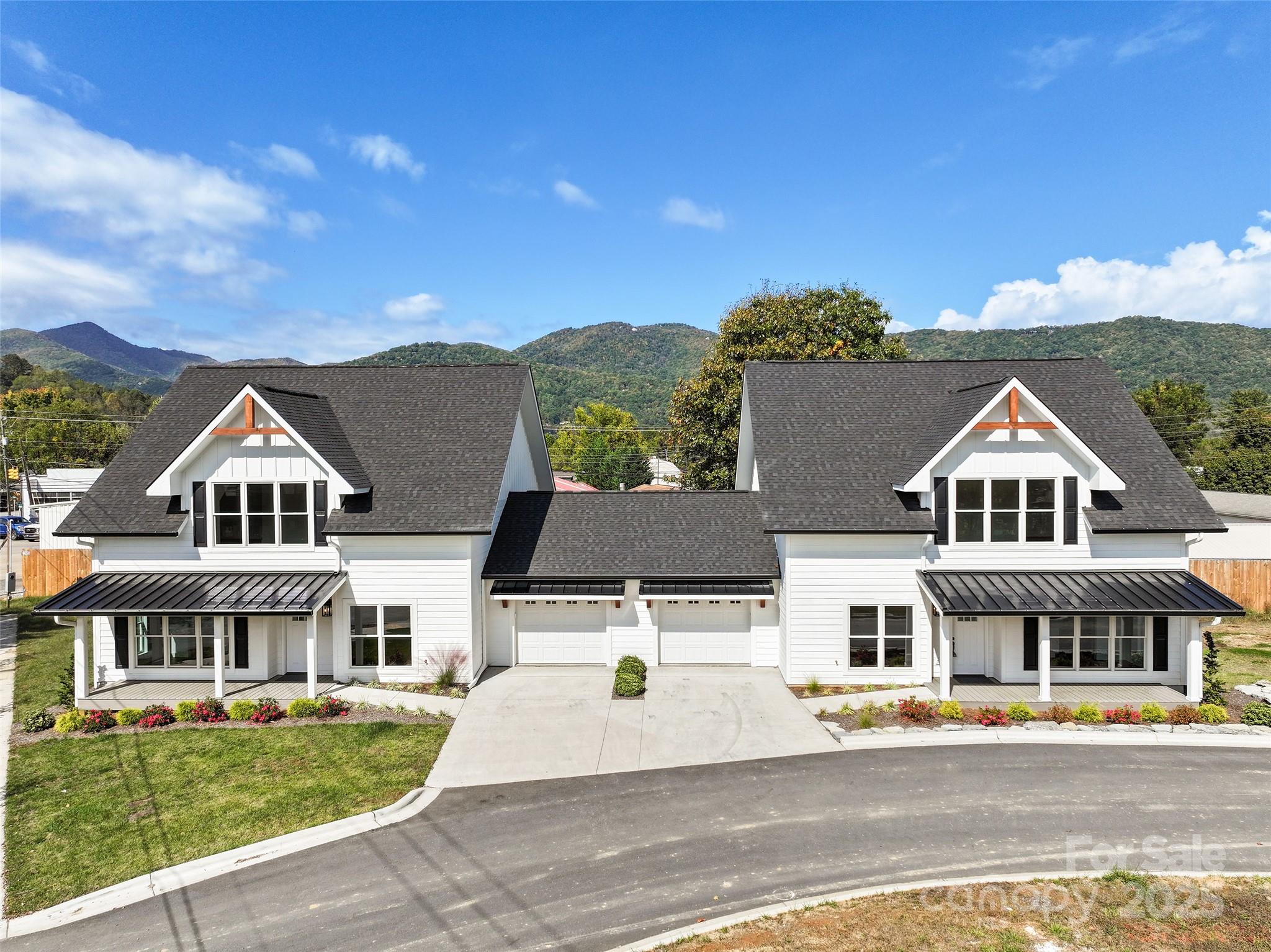 11 Riemar Lane — Waynesville