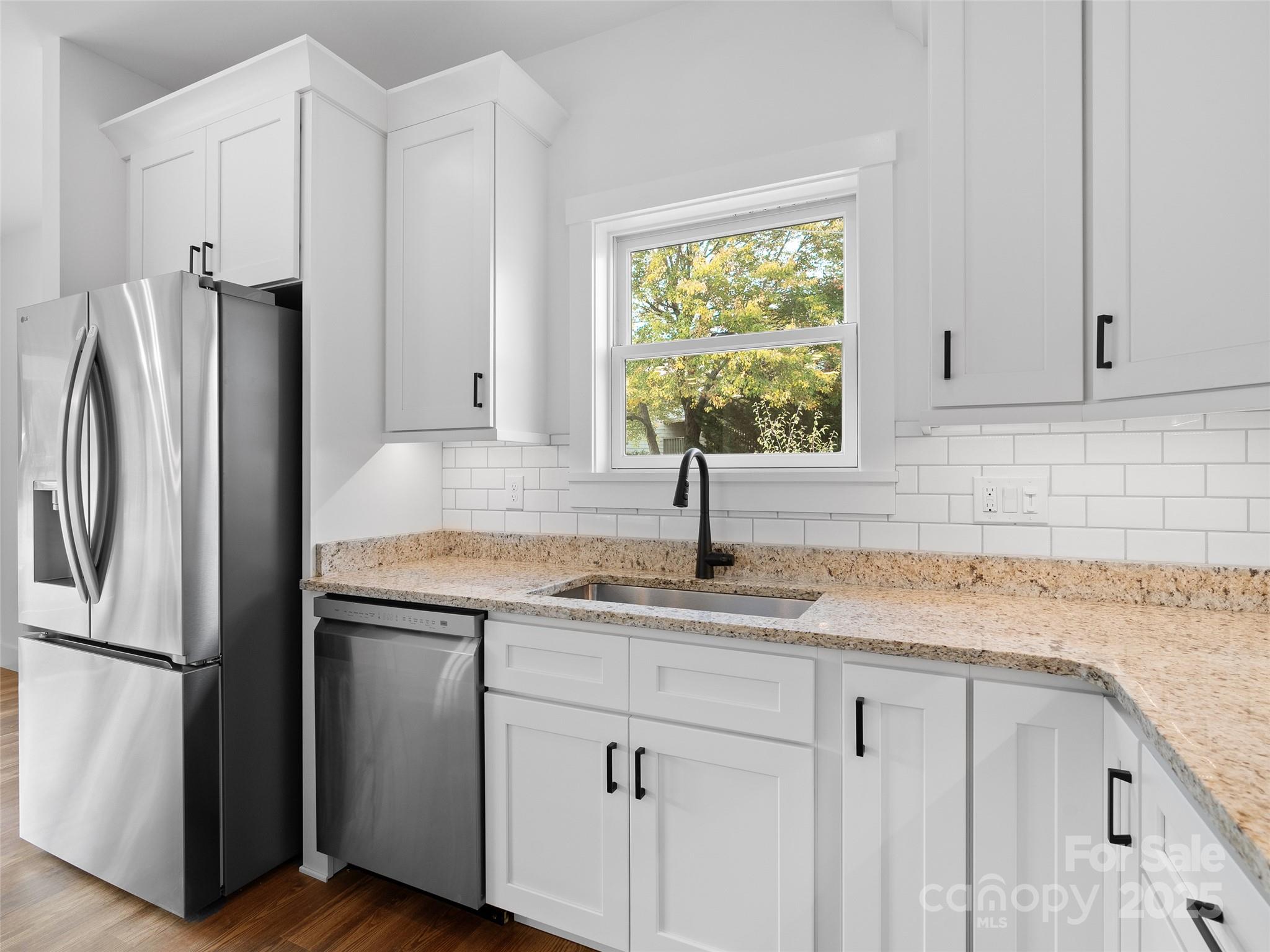 11 Riemar Lane — Waynesville