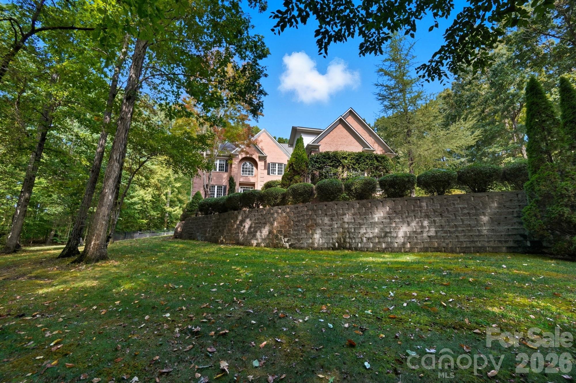 1300 Longleaf Court — Matthews