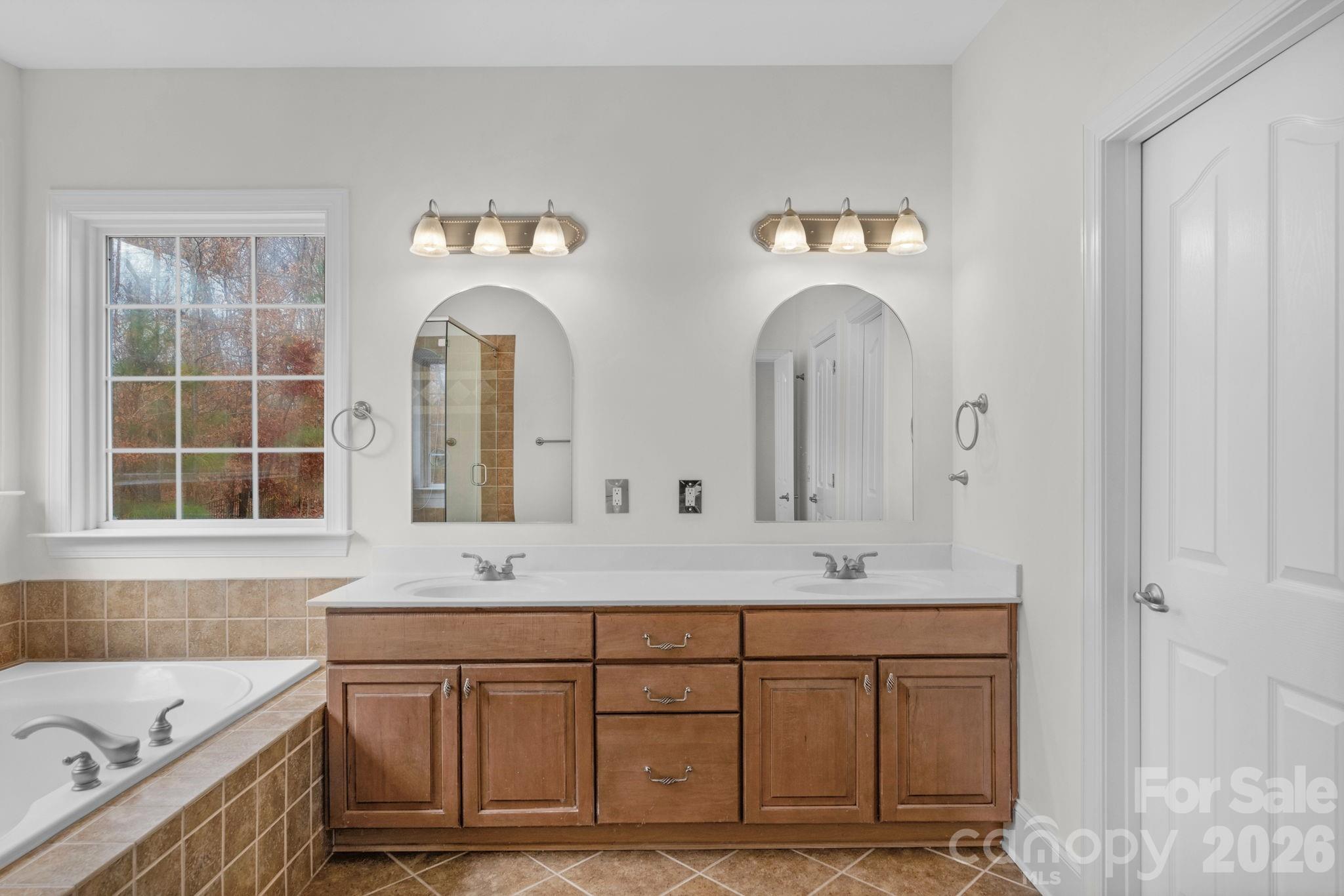 1300 Longleaf Court — Matthews