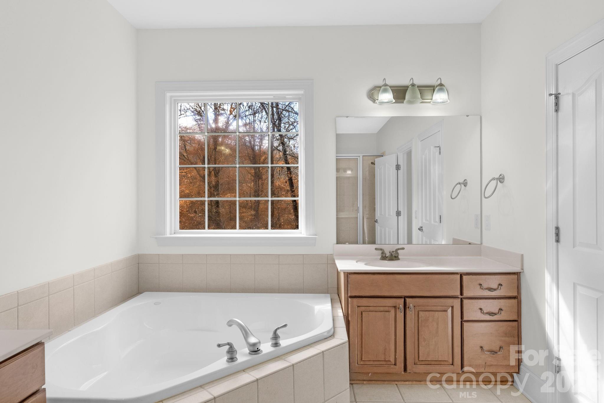 1300 Longleaf Court — Matthews