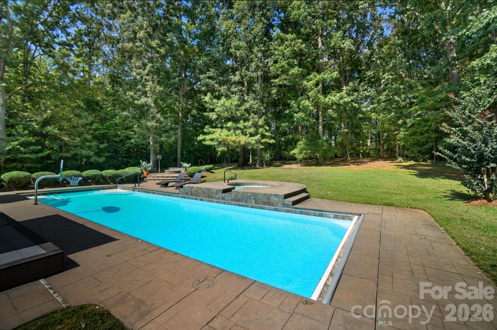 1300 Longleaf Court — Matthews