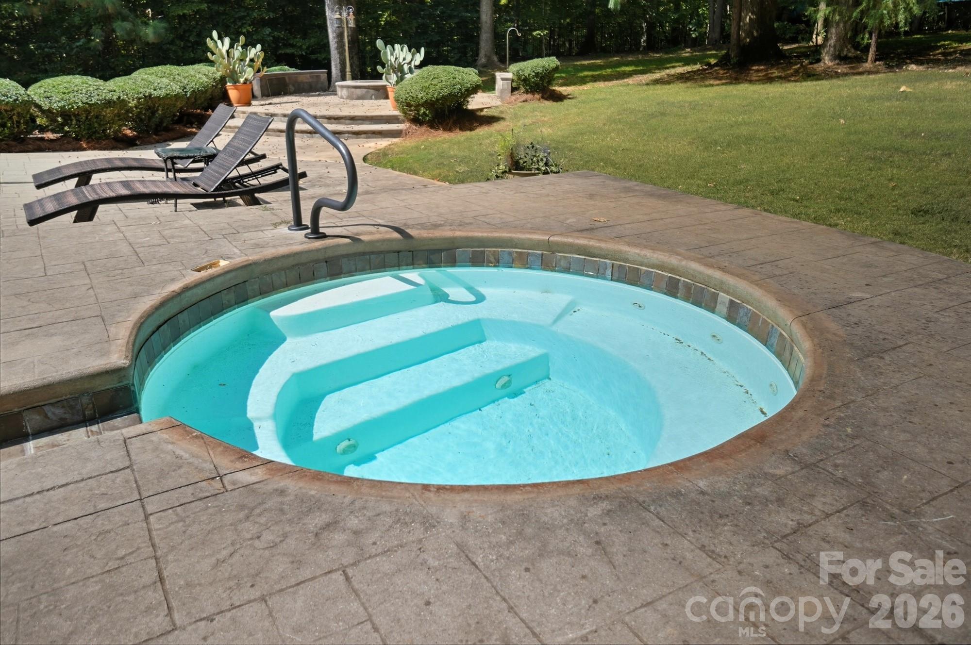 1300 Longleaf Court — Matthews