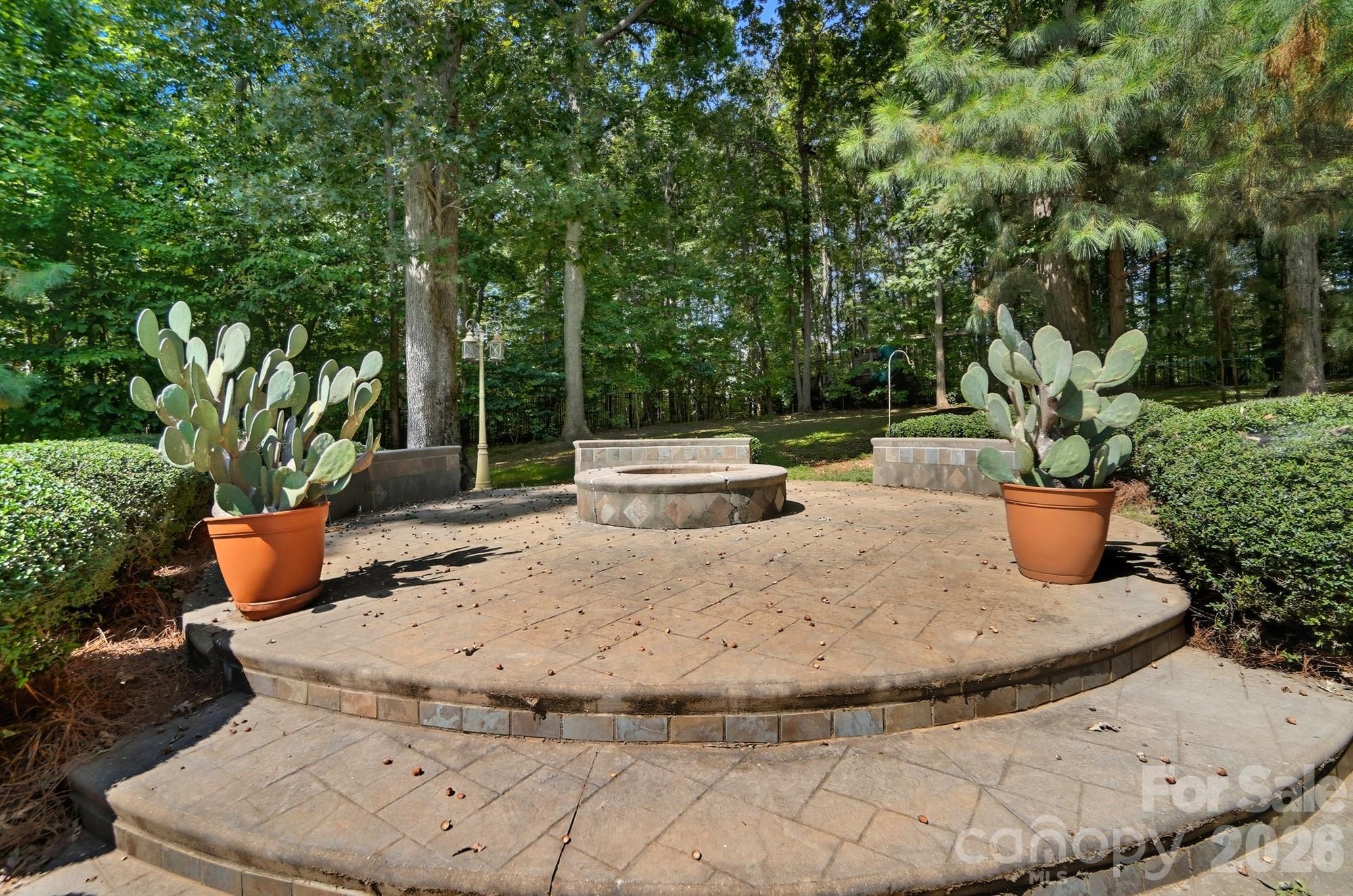 1300 Longleaf Court — Matthews