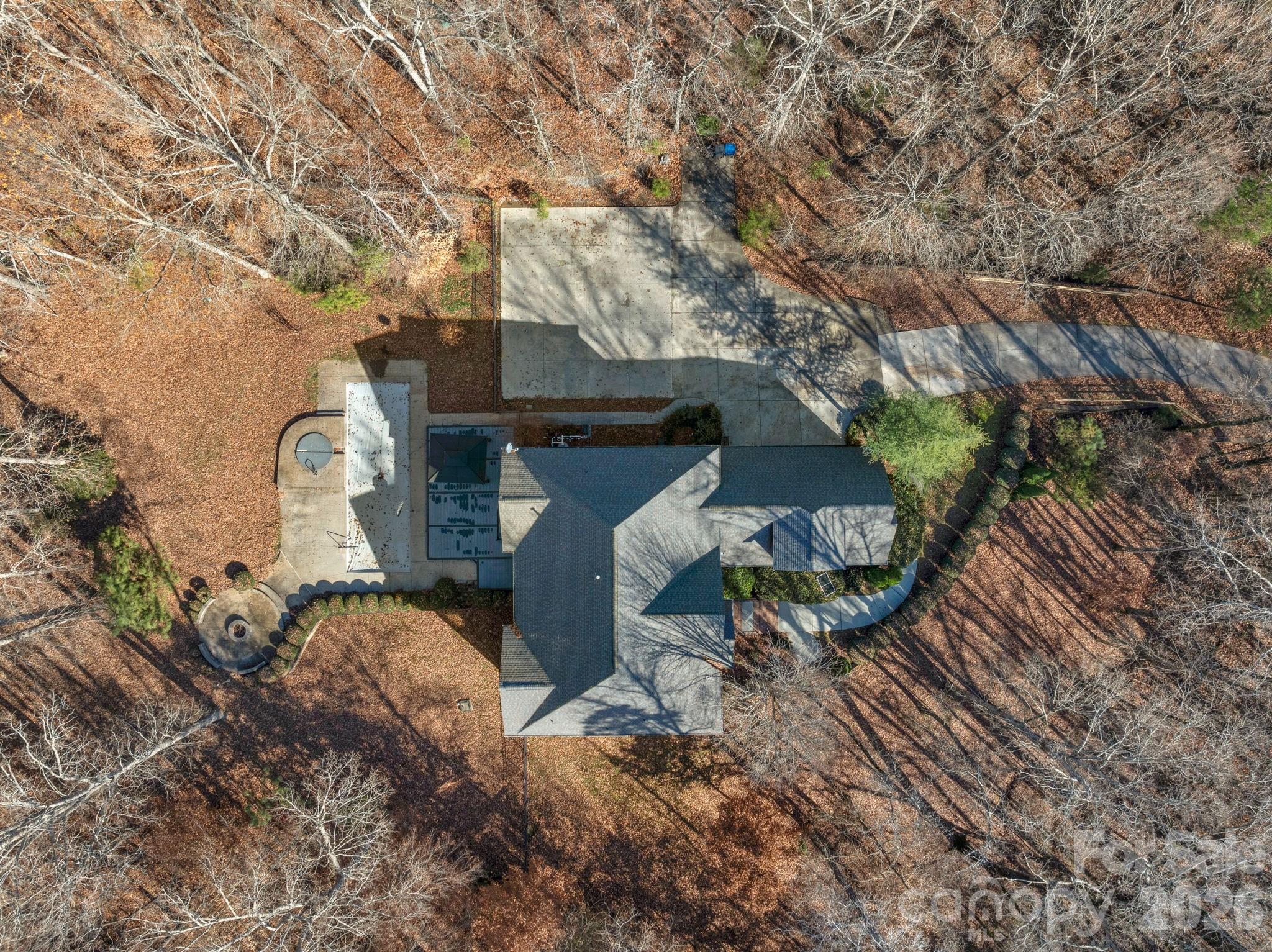 1300 Longleaf Court — Weddington