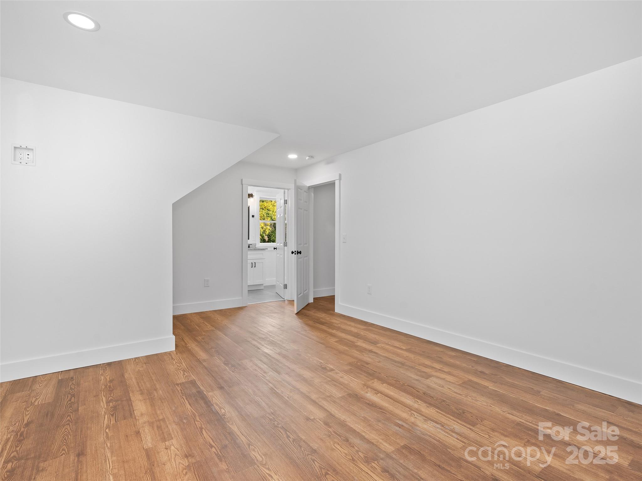 15 Riemar Lane — Waynesville